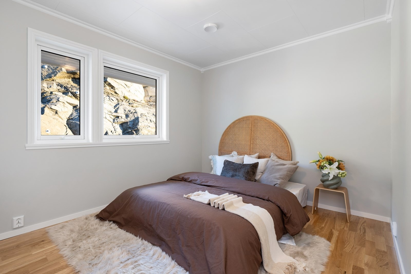 Boligen innehar to soverom. Største rommet er på 11,2 m². Stort hovedsoverom med god plass til dobbeltseng Galleribilde