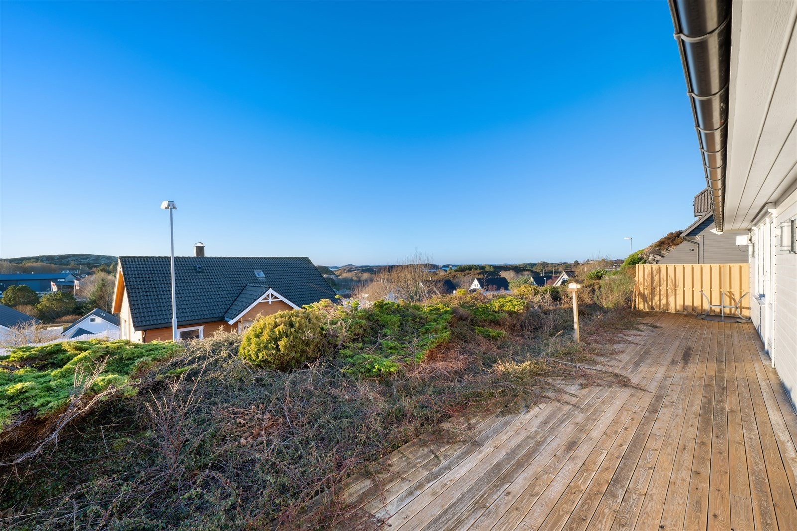 Terrassen byr på gode solforhold, og du har en høy beliggenhet i feltet. Galleribilde