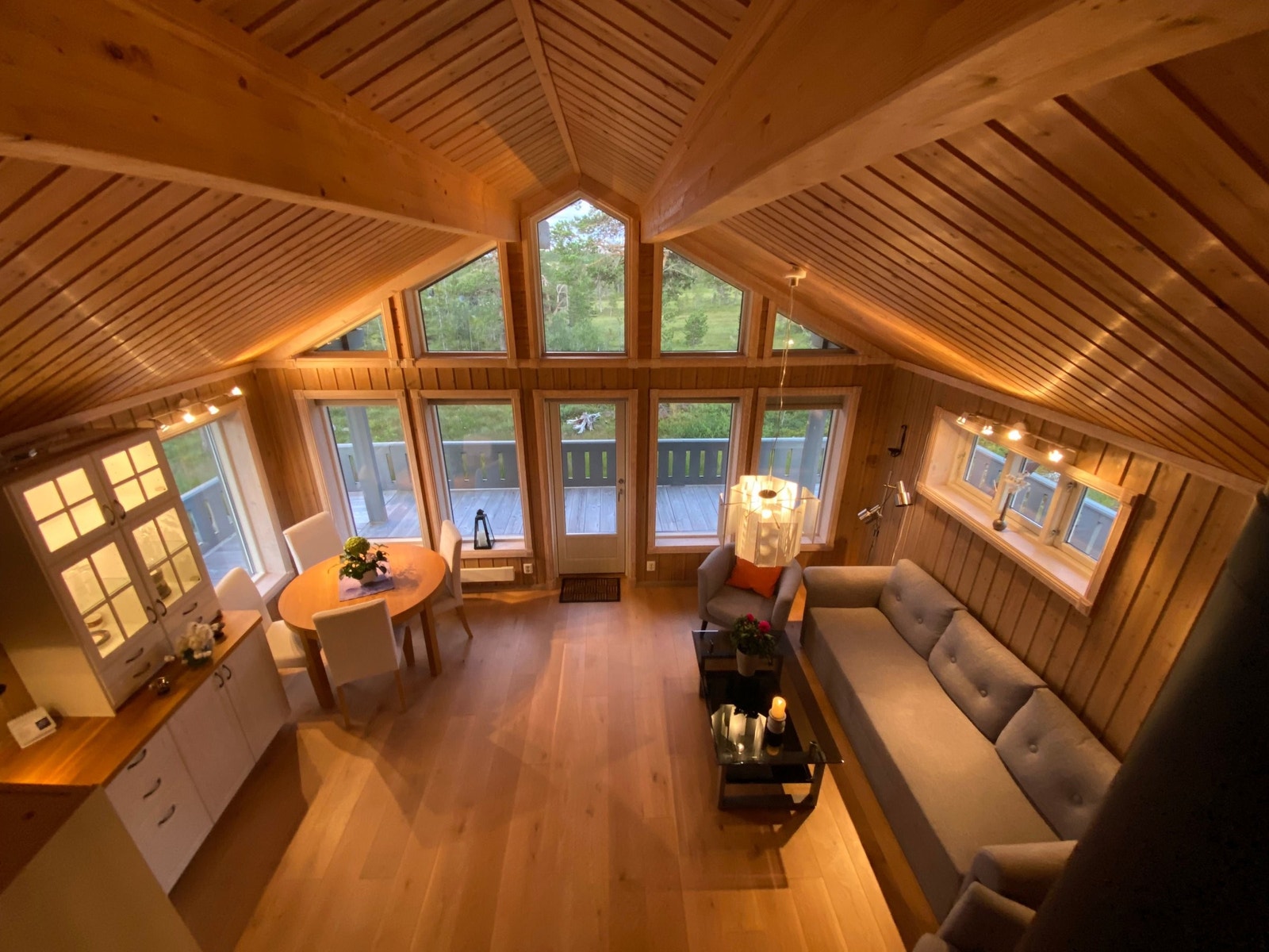 Stuen med kjøkken sett fra hemsen Galleribilde