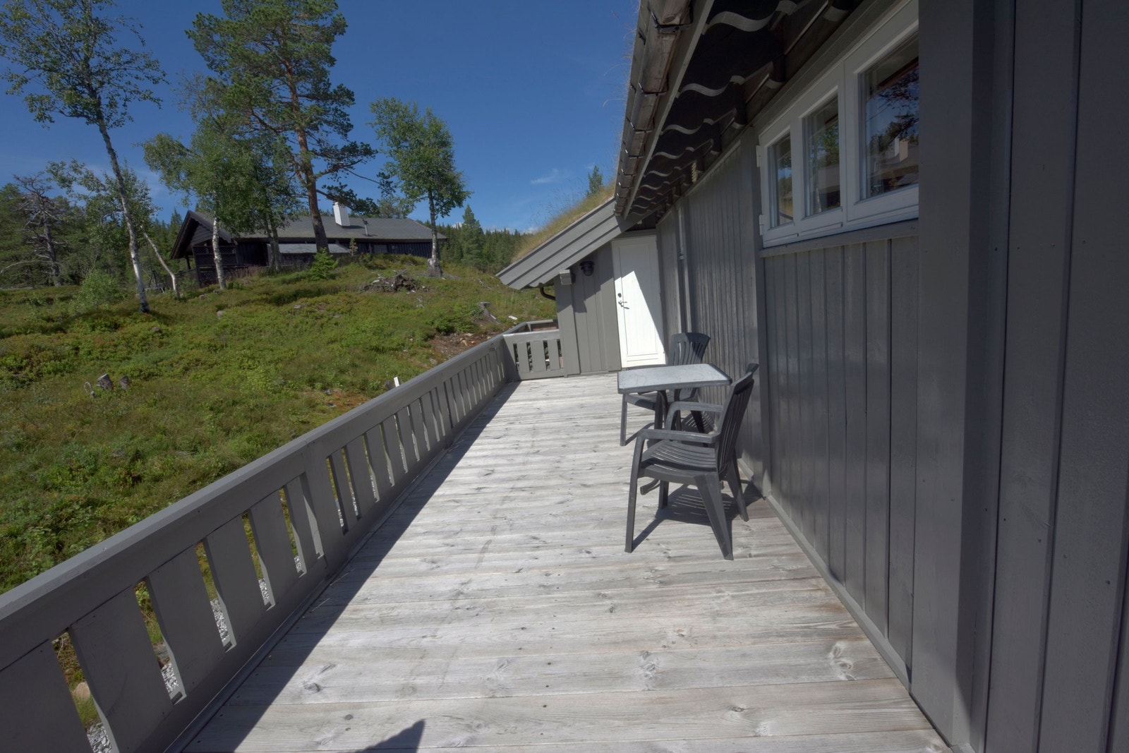 Stor terrasse mot kald-boden. Galleribilde