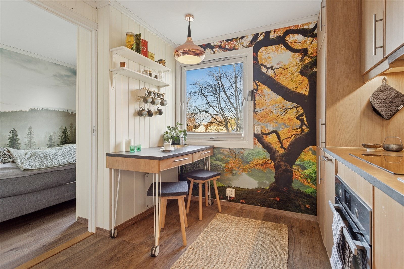 Inngang fra kjøkkenet inn til sovealkoven Galleribilde