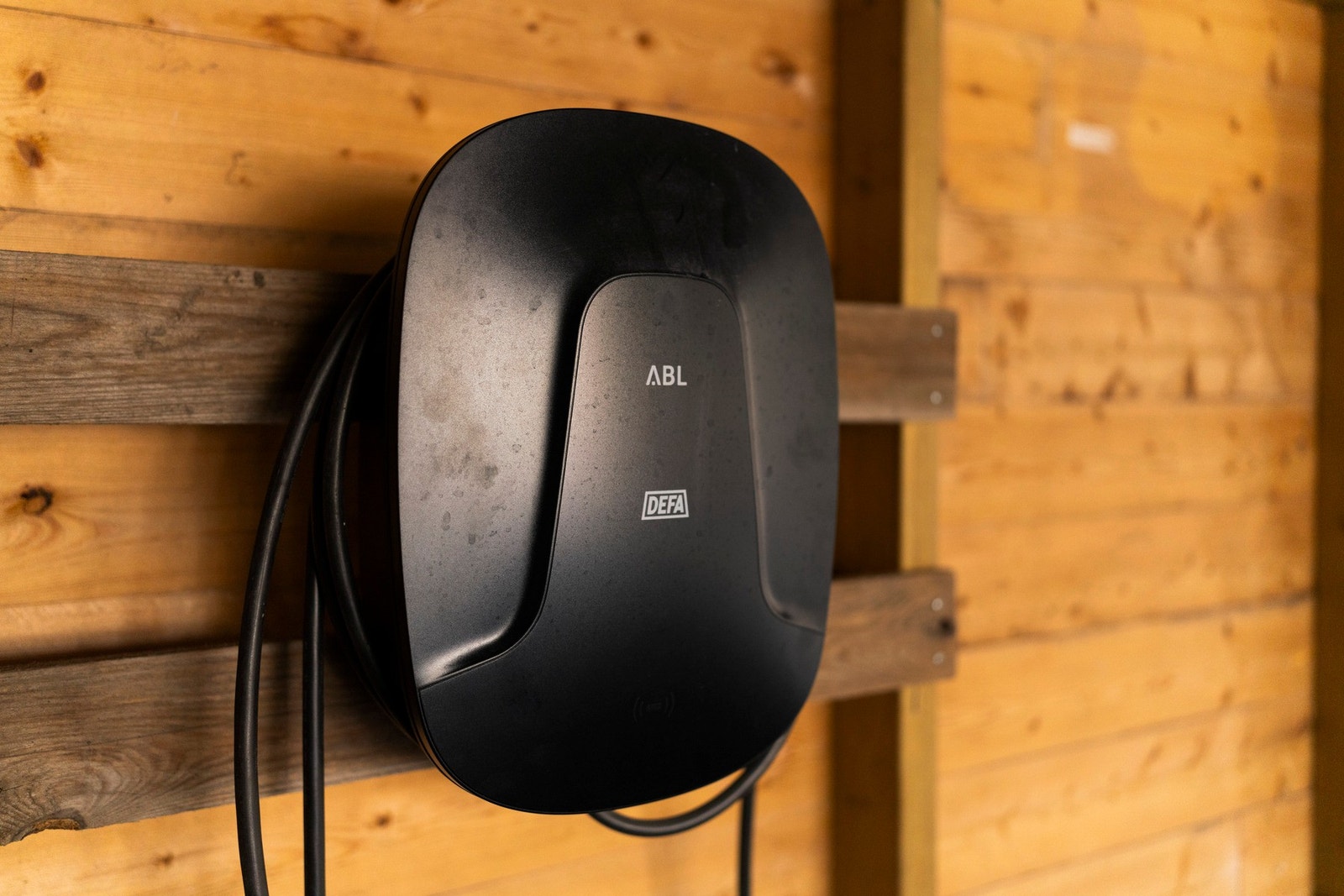 Praktisk elbillader Galleribilde