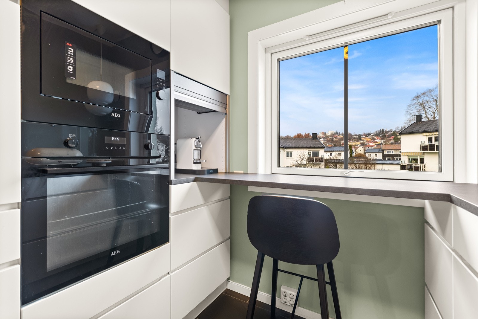 Ovn og mikro fra AEG. Galleribilde