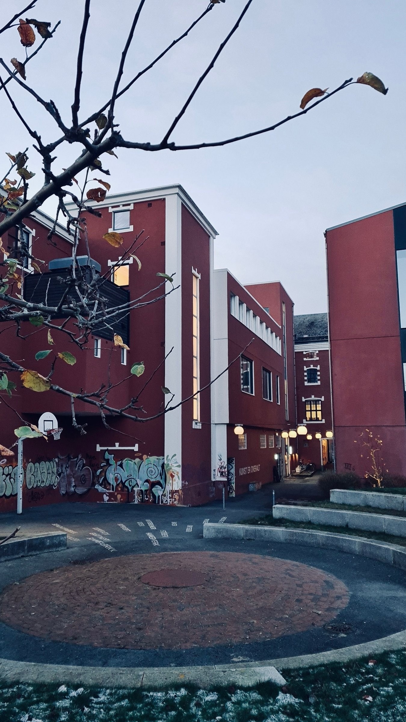 Tou Scene, Öst og kulturtilbud ligger kun et steinkast unna Galleribilde