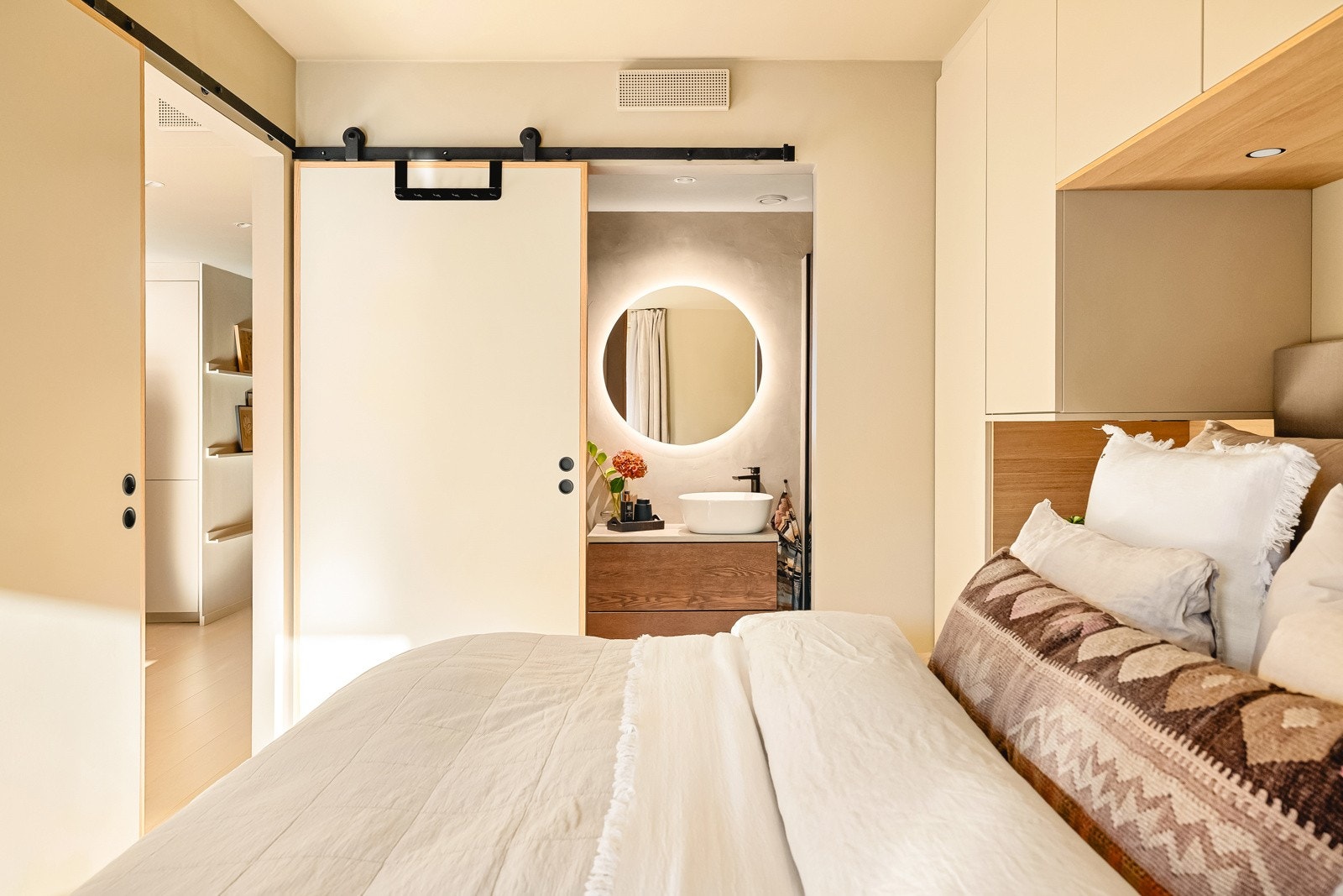 - En suite bad med varmekabler i gulv med adkomst fra hovedsoverom - Galleribilde