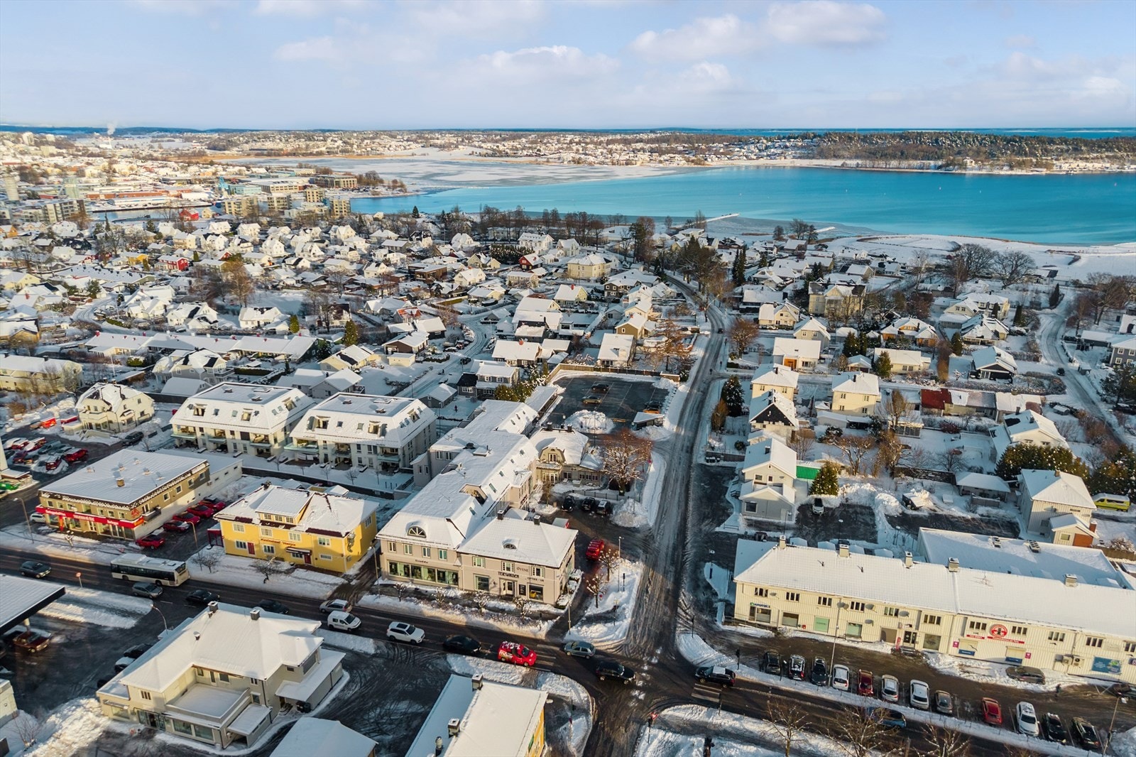 Nøtterøy er kjent for sin vakre skjærgård og nydelige kyststi som går flere steder langs fjorden. Galleribilde