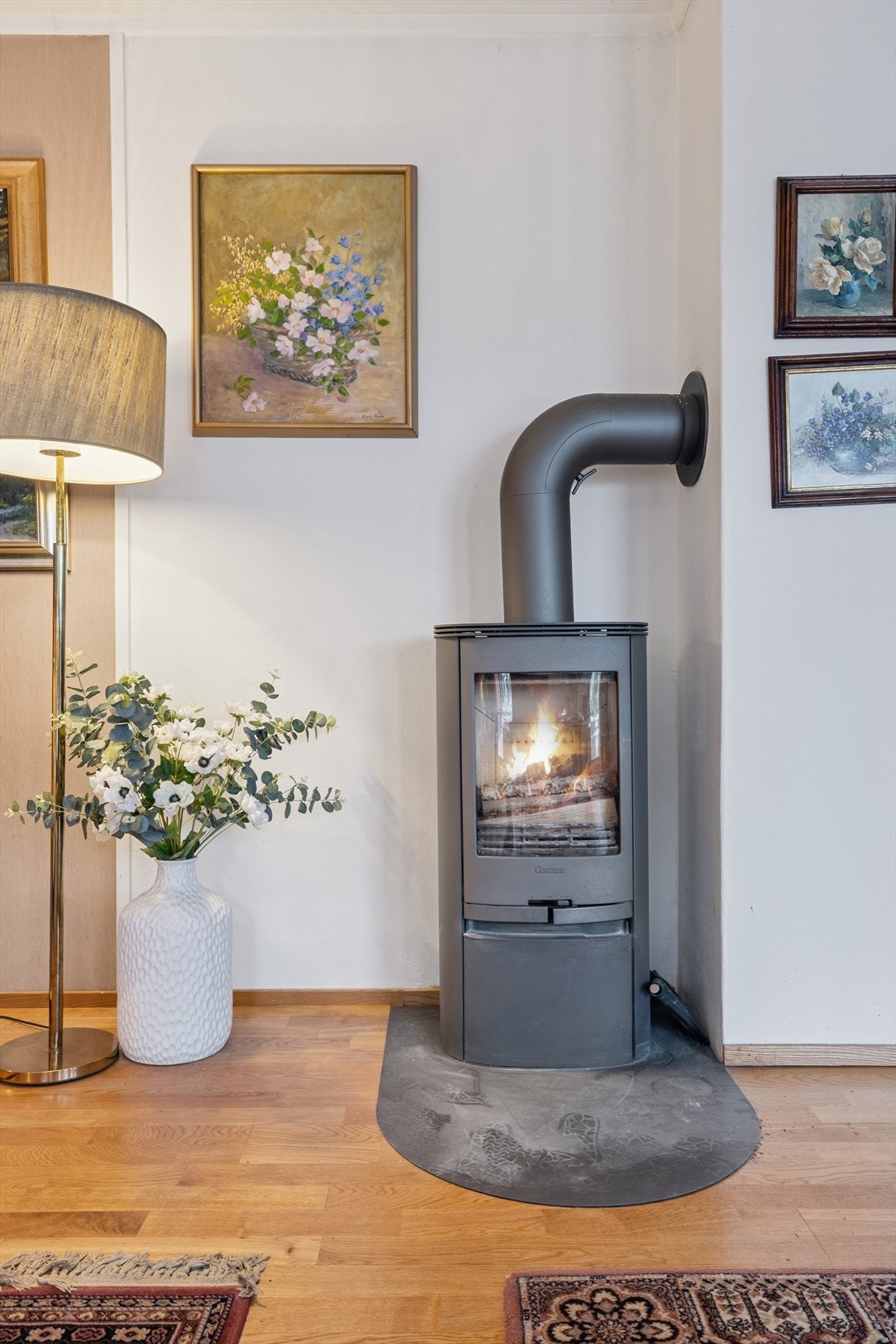 Vedovn for kalde vinterdager. Galleribilde