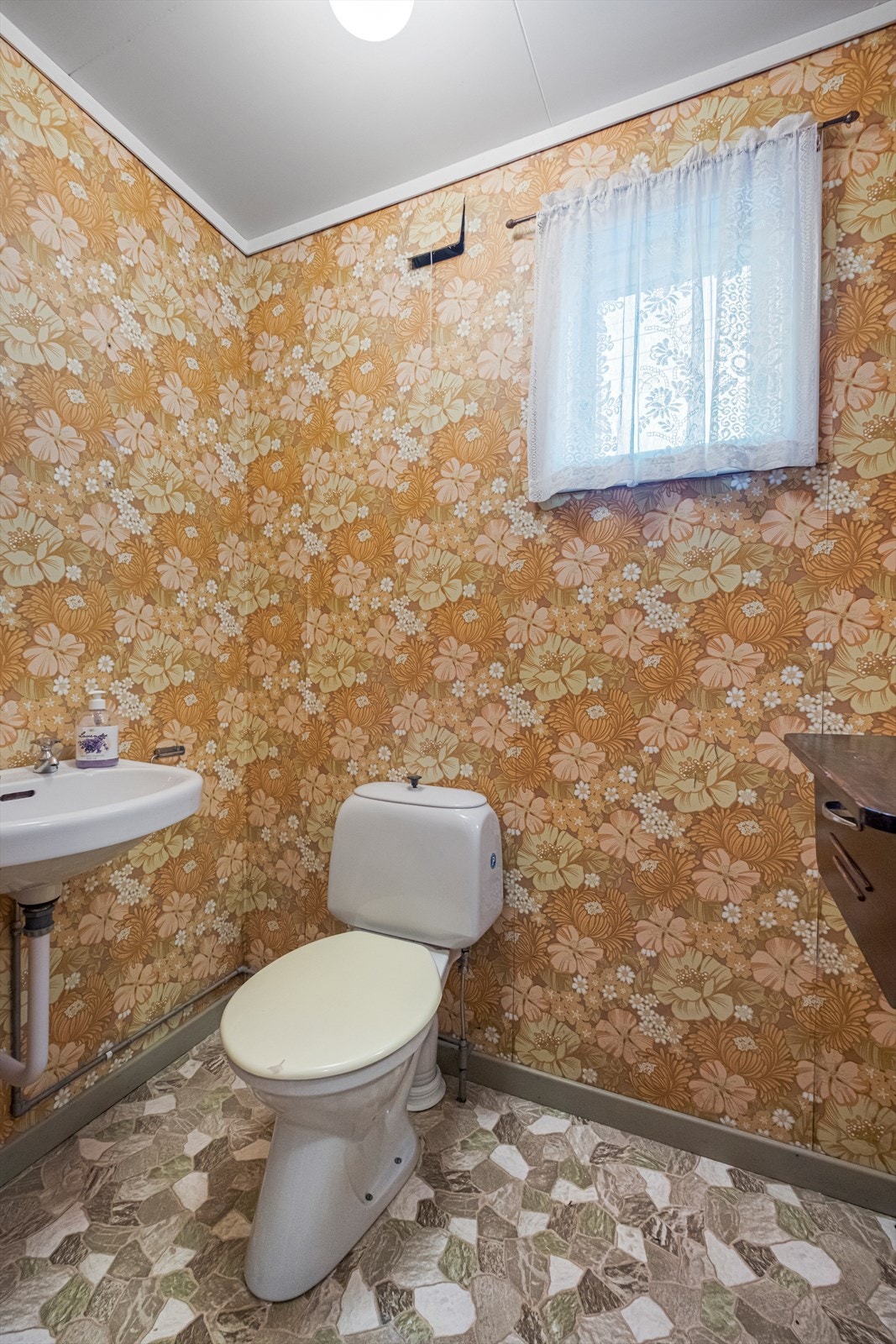 WC i kjeller Galleribilde