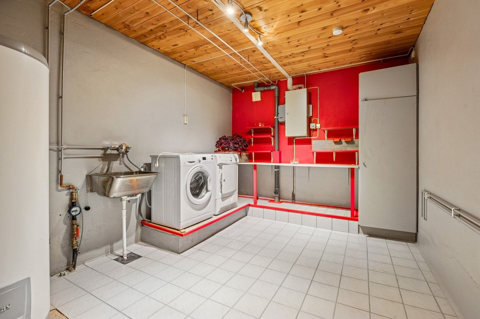Vaskerom i kjeller. Galleribilde