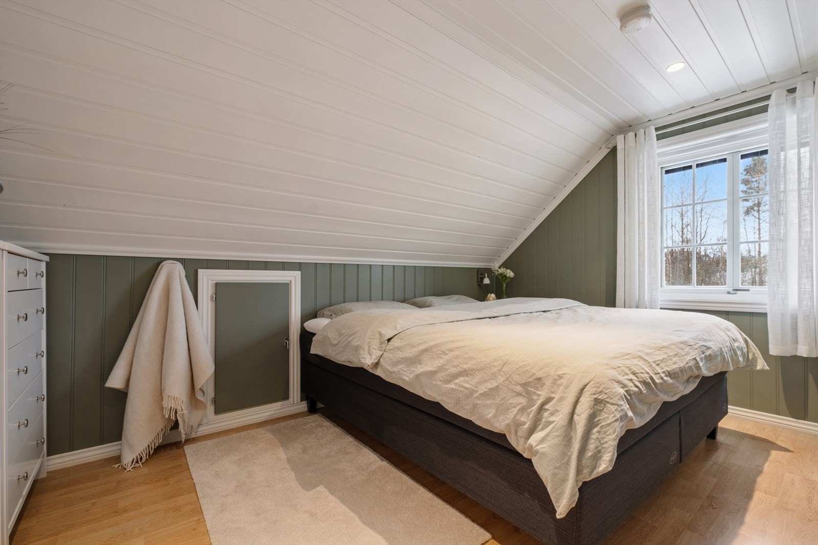 Boligen har tre soverom av god størrelse i andre etasje. Galleribilde