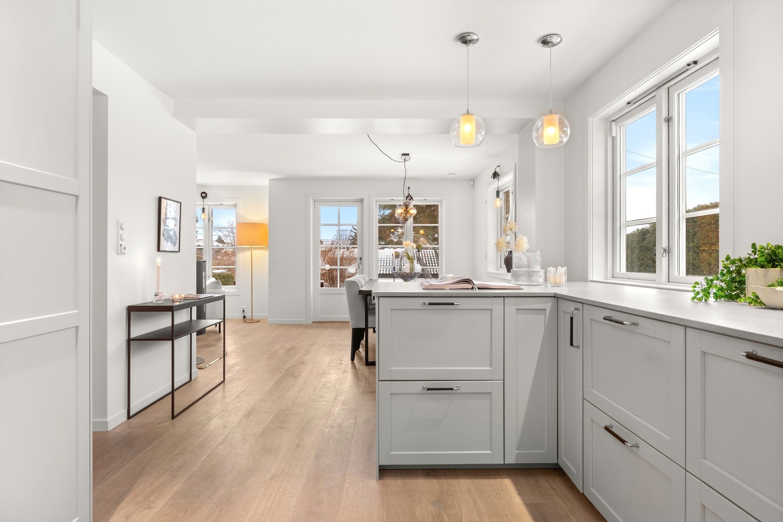 Det er montert komfyrvakt og
waterguard (lekkasjevarsler). Galleribilde