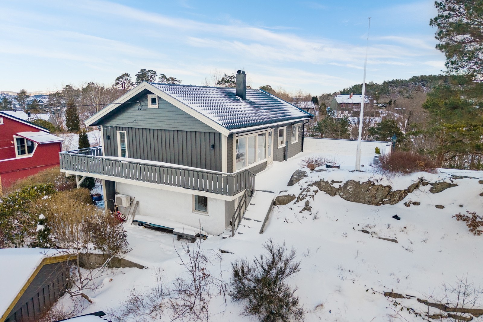 Boligen tomten sett fra sør. Galleribilde