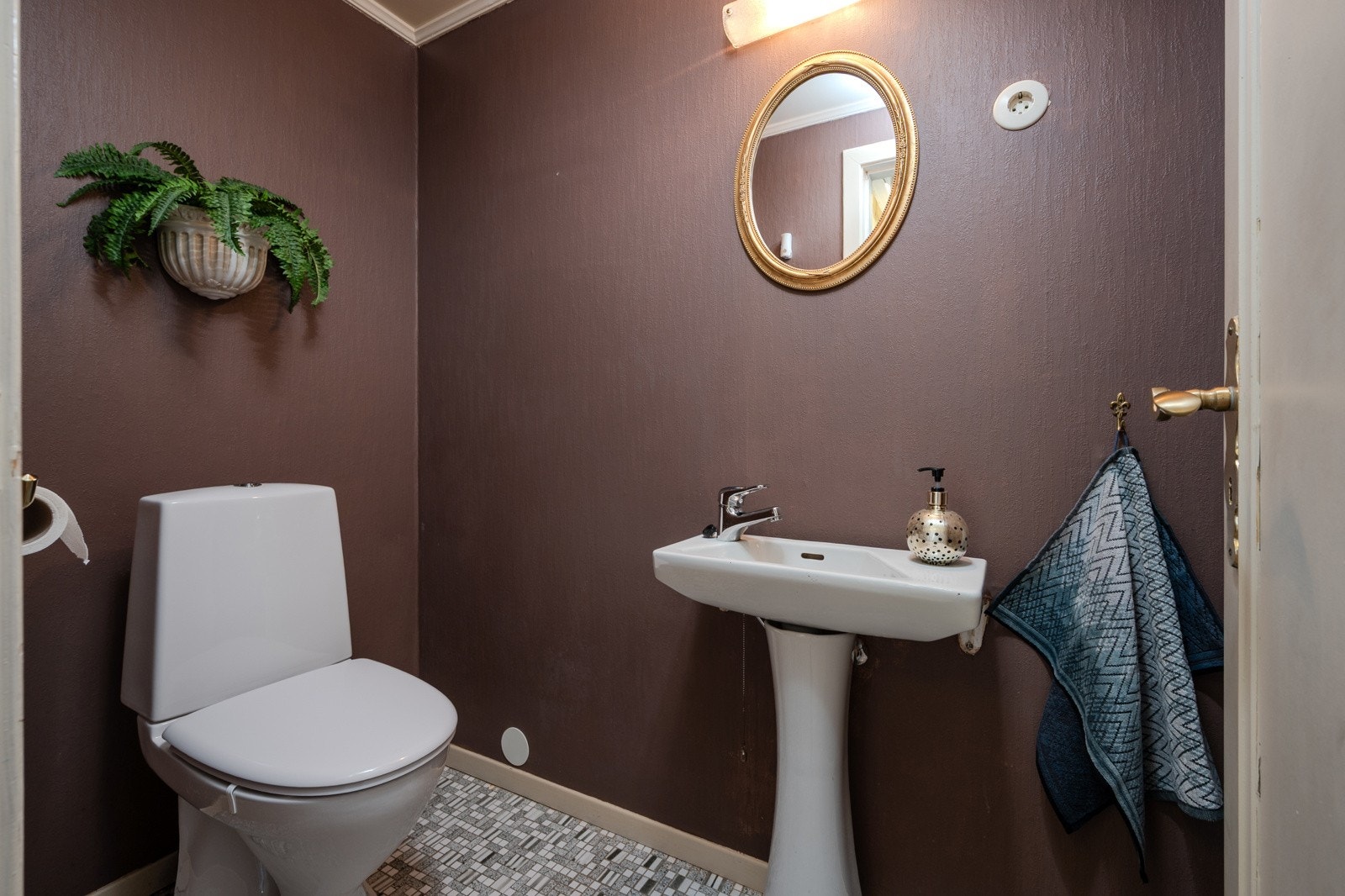 WC u.etg. Galleribilde