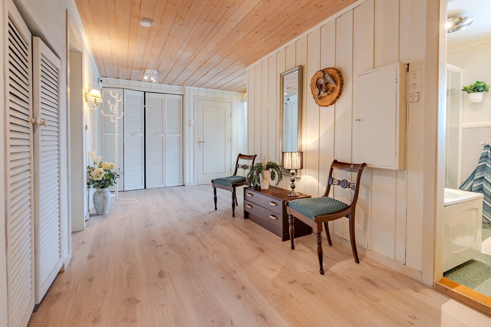 Stor hall u.etg. Galleribilde