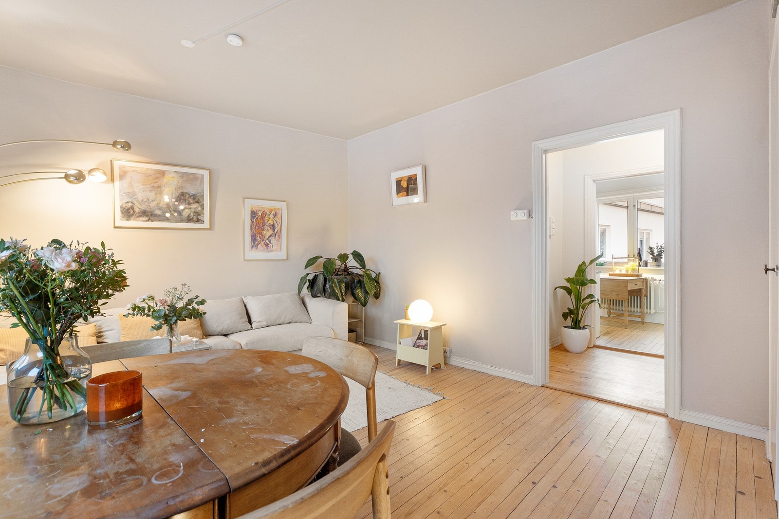 Samlet sett er dette en svært hyggelig stue med funksjonelle løsninger og klassiske kvaliteter. Galleribilde