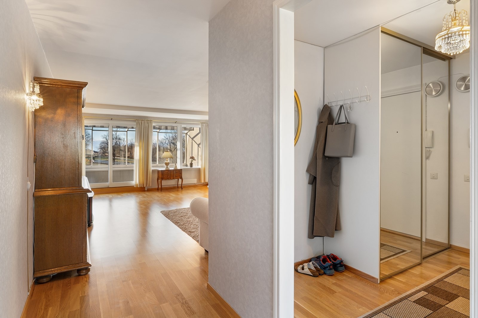 Entré med god plass til garderobe Galleribilde