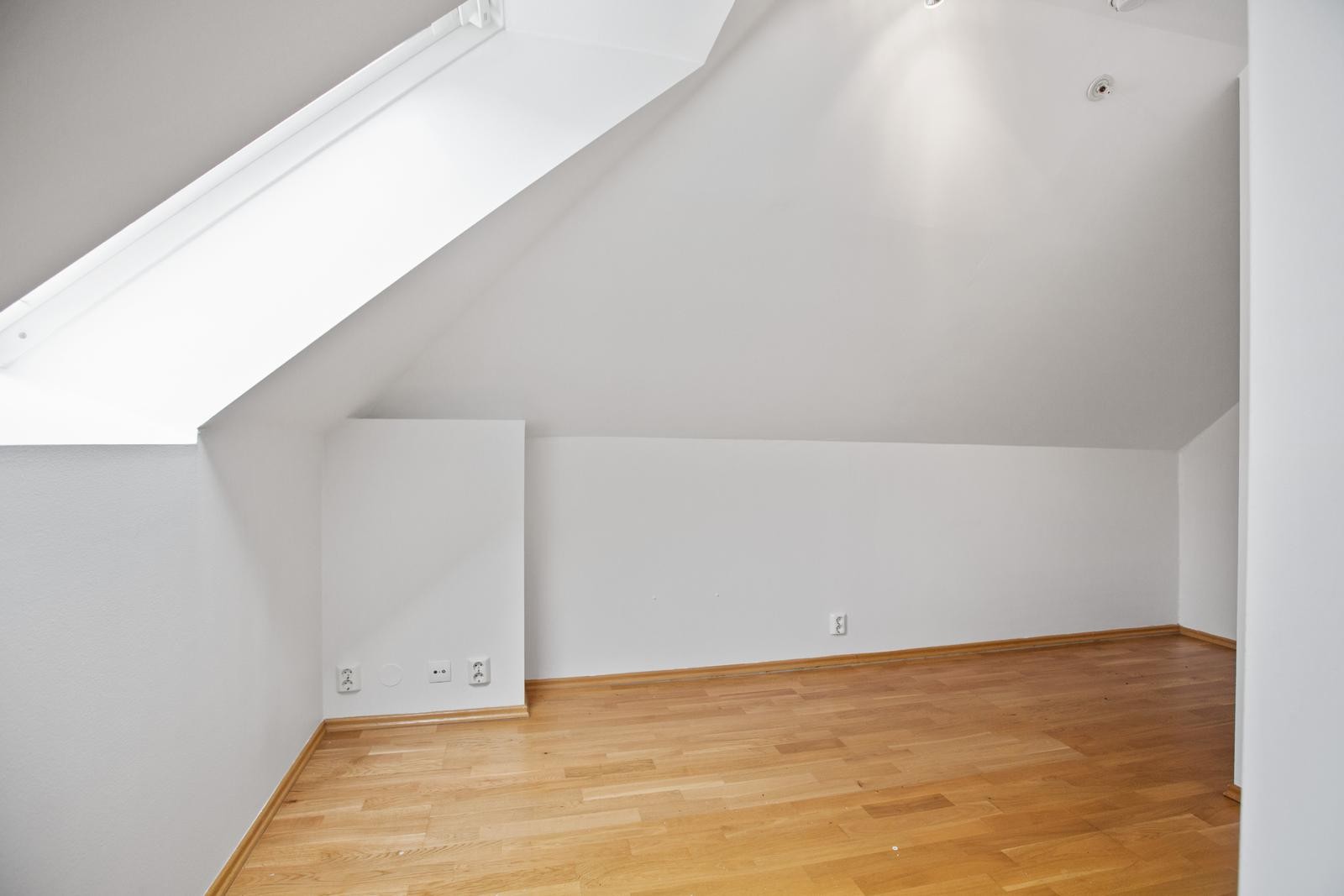 Lys og luftig stue med flere muligheter. Galleribilde