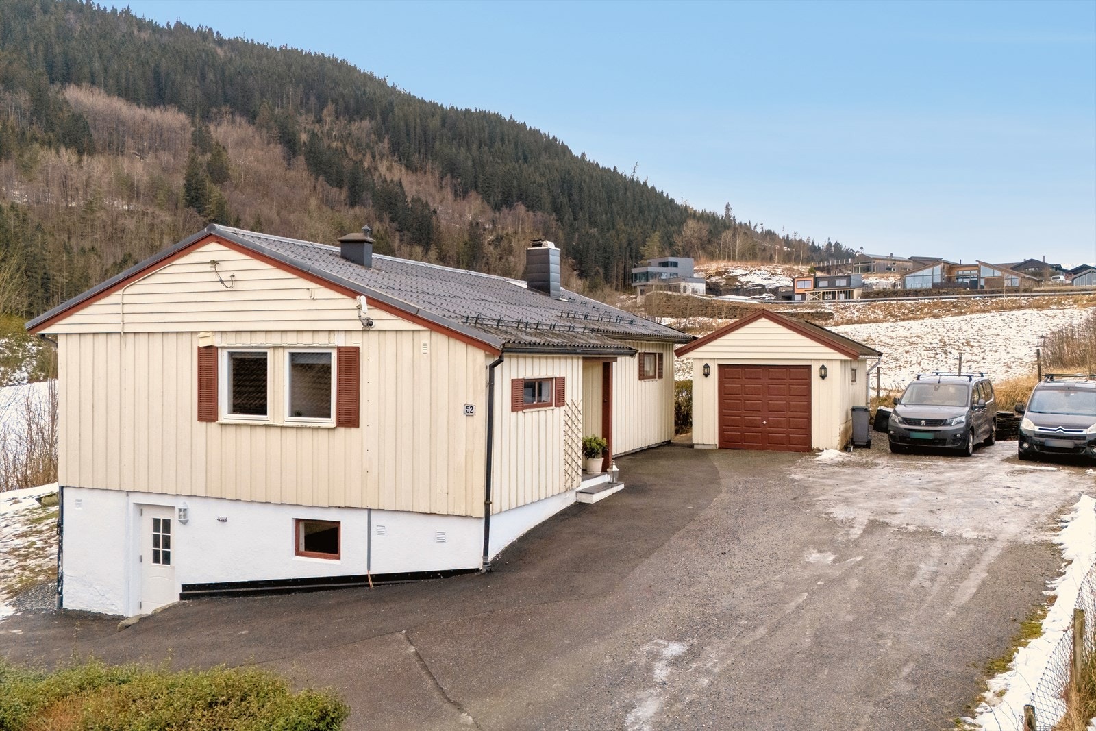 Sturla Nødtvedt og Eiendomsmegler Norge har gleden av å presentere Haugamyrvegen 52! Galleribilde