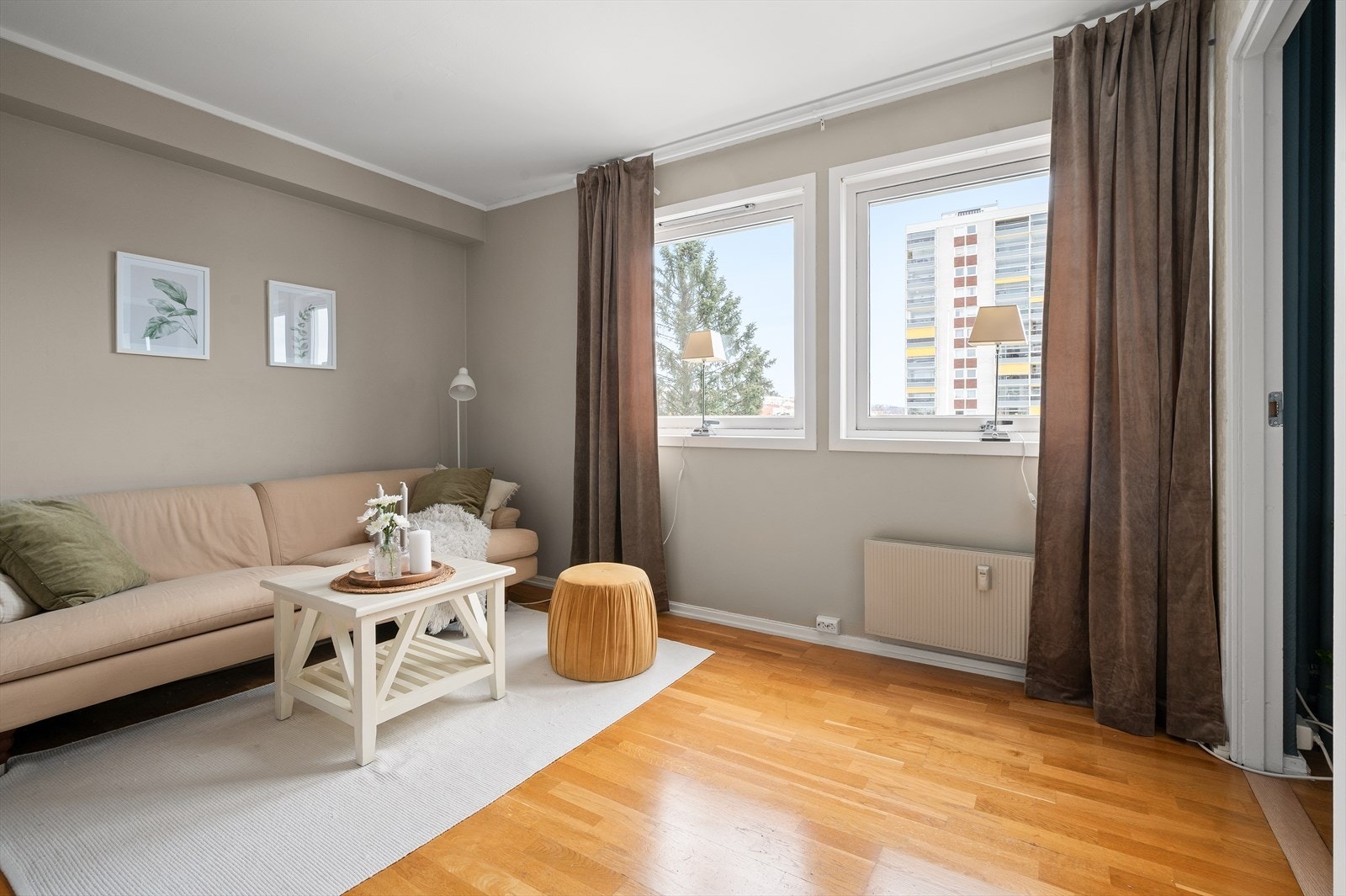 Leiligheten har en romslig og gjennomtenkt planløsning med gode møbleringsmuligheter. Galleribilde