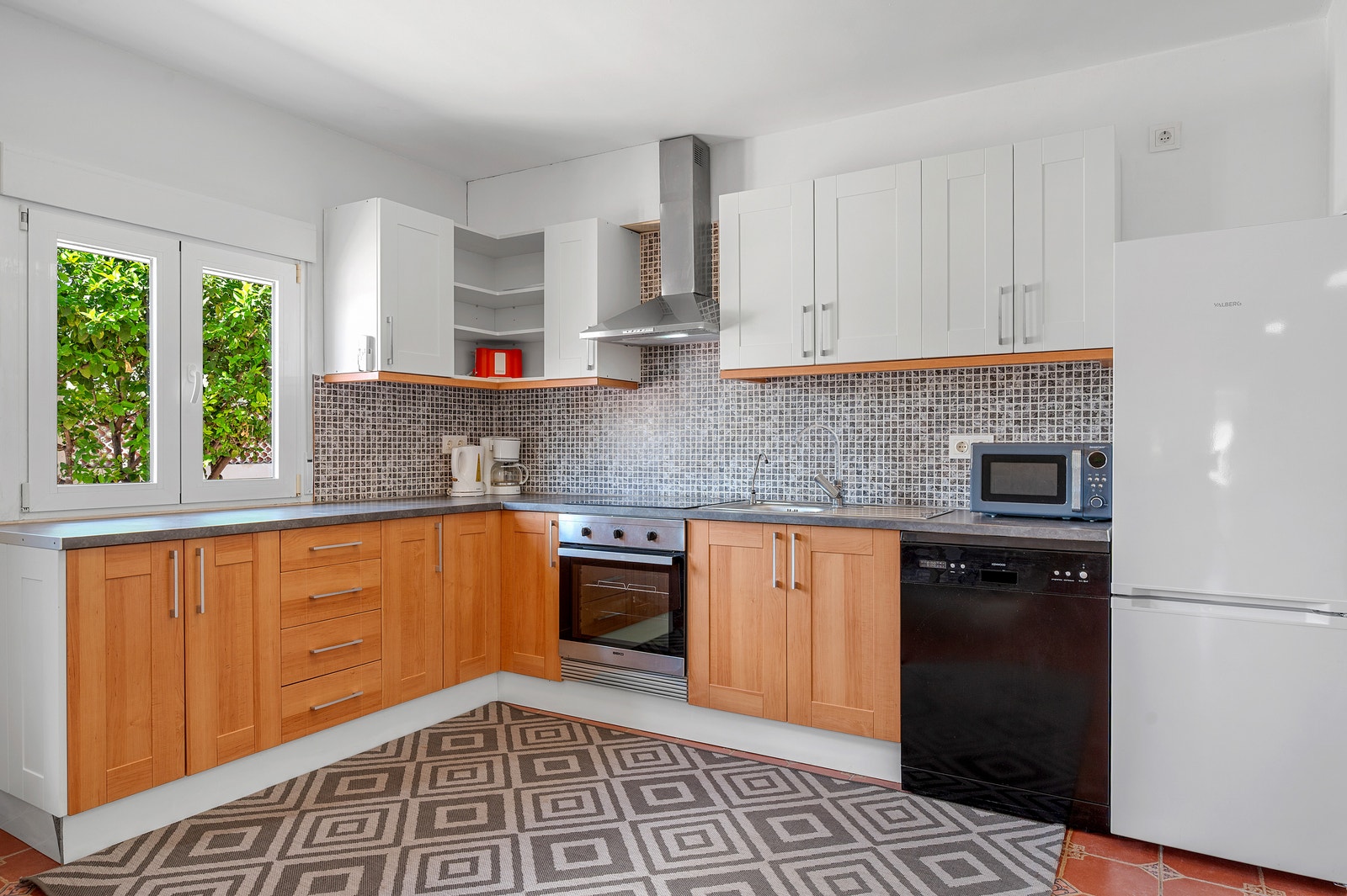 Kjøkken i gjesteleiligheten Galleribilde