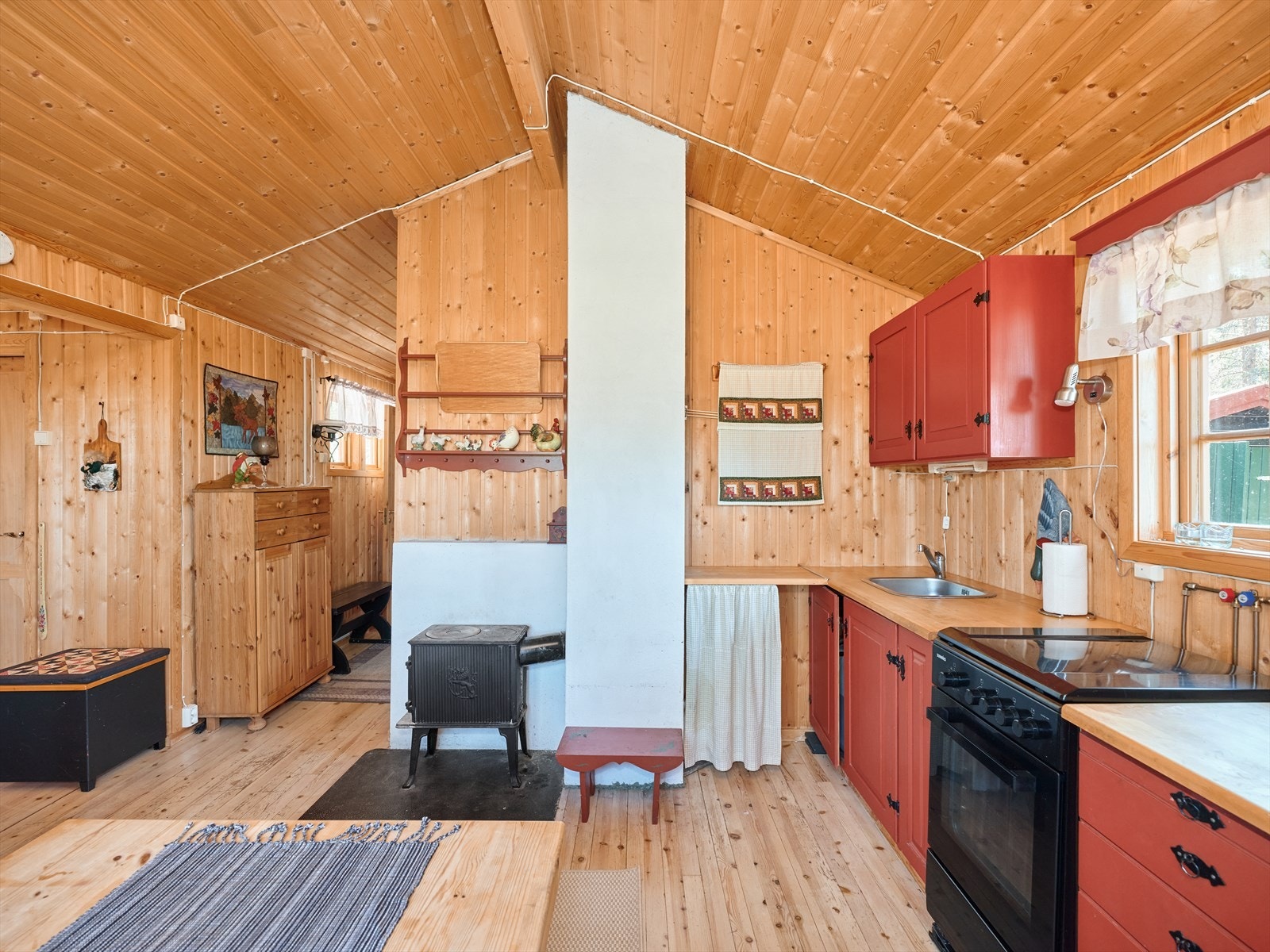 Vedovn på kjøkken. Galleribilde