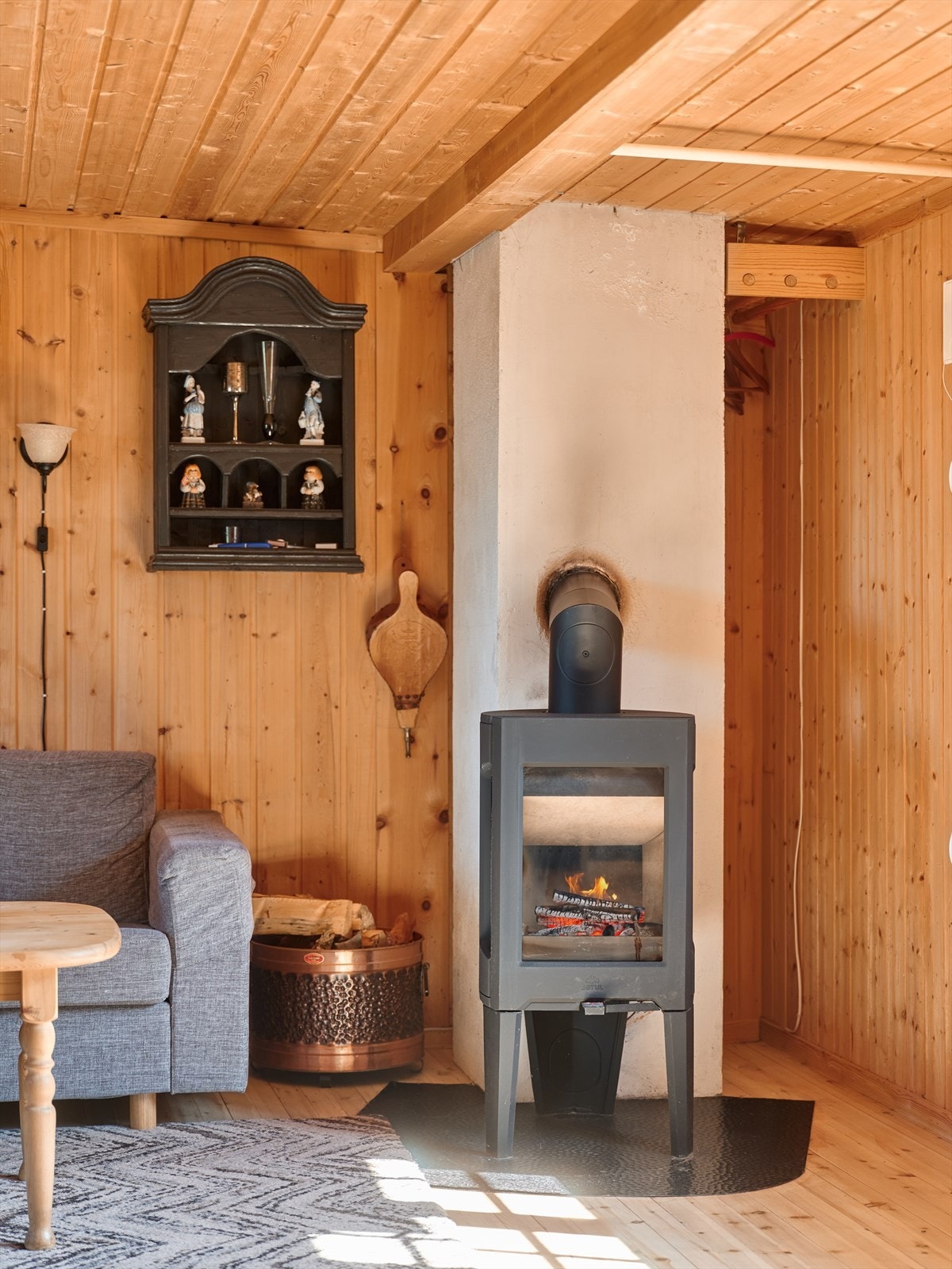 Peis i stue. Galleribilde