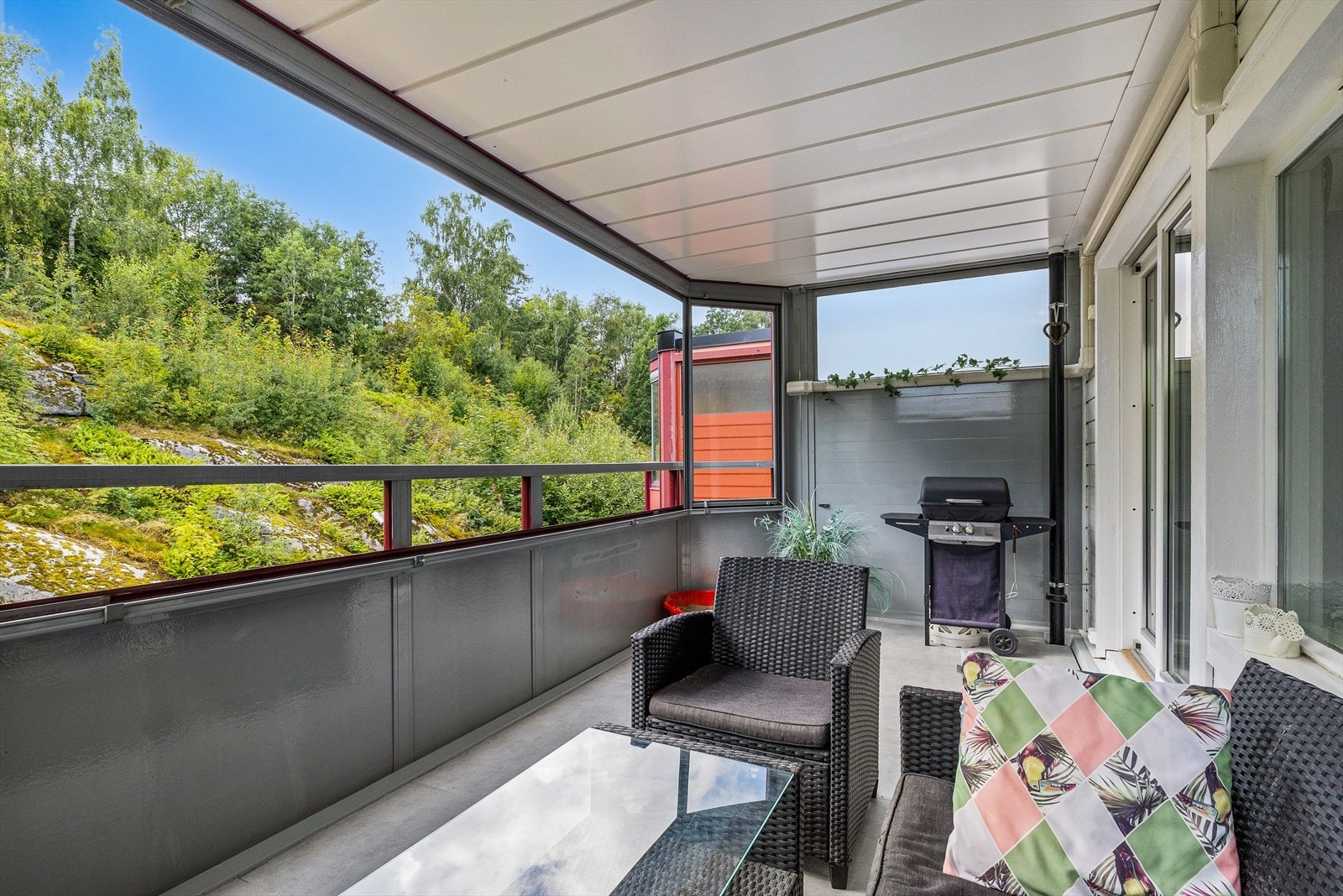 Balkongen ligger lunt og skjermet. Galleribilde