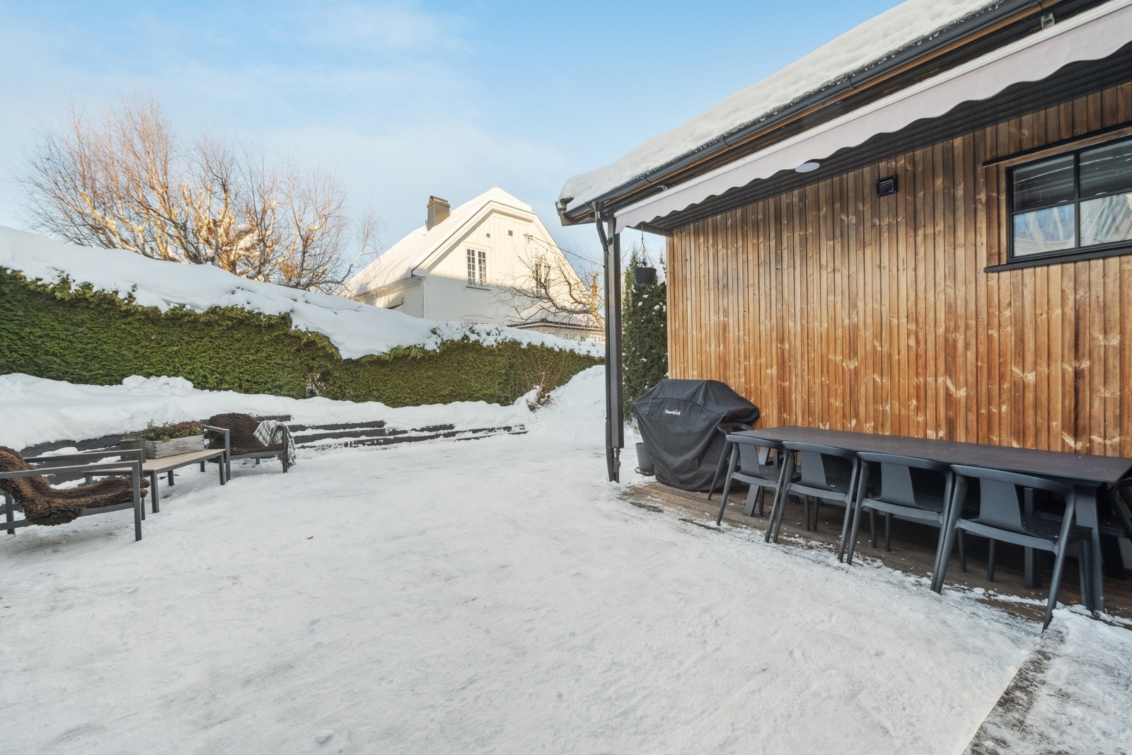 Stor, skjermet terrasse. Galleribilde