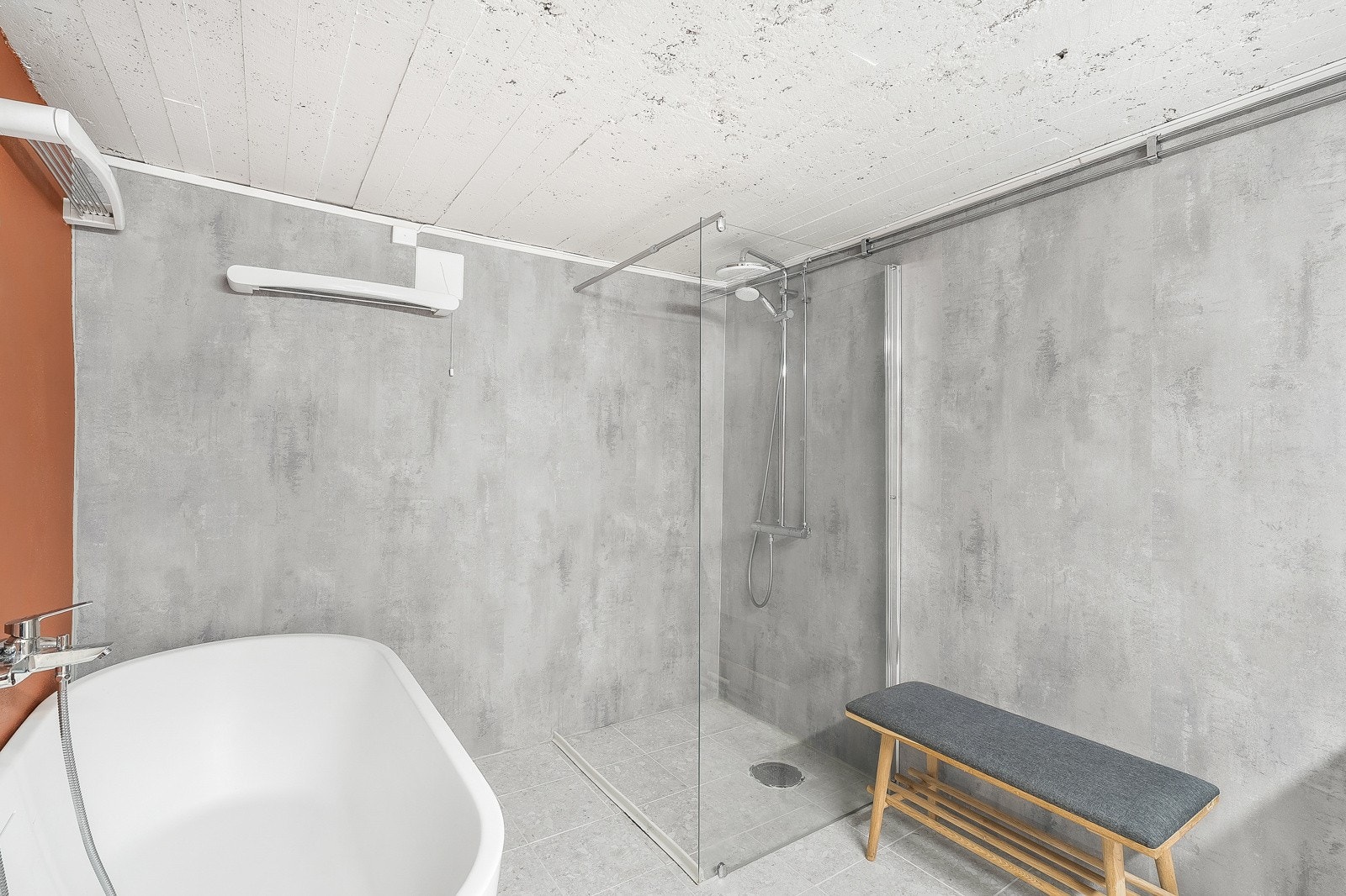 Vaskerom/bad i kjeller. Galleribilde