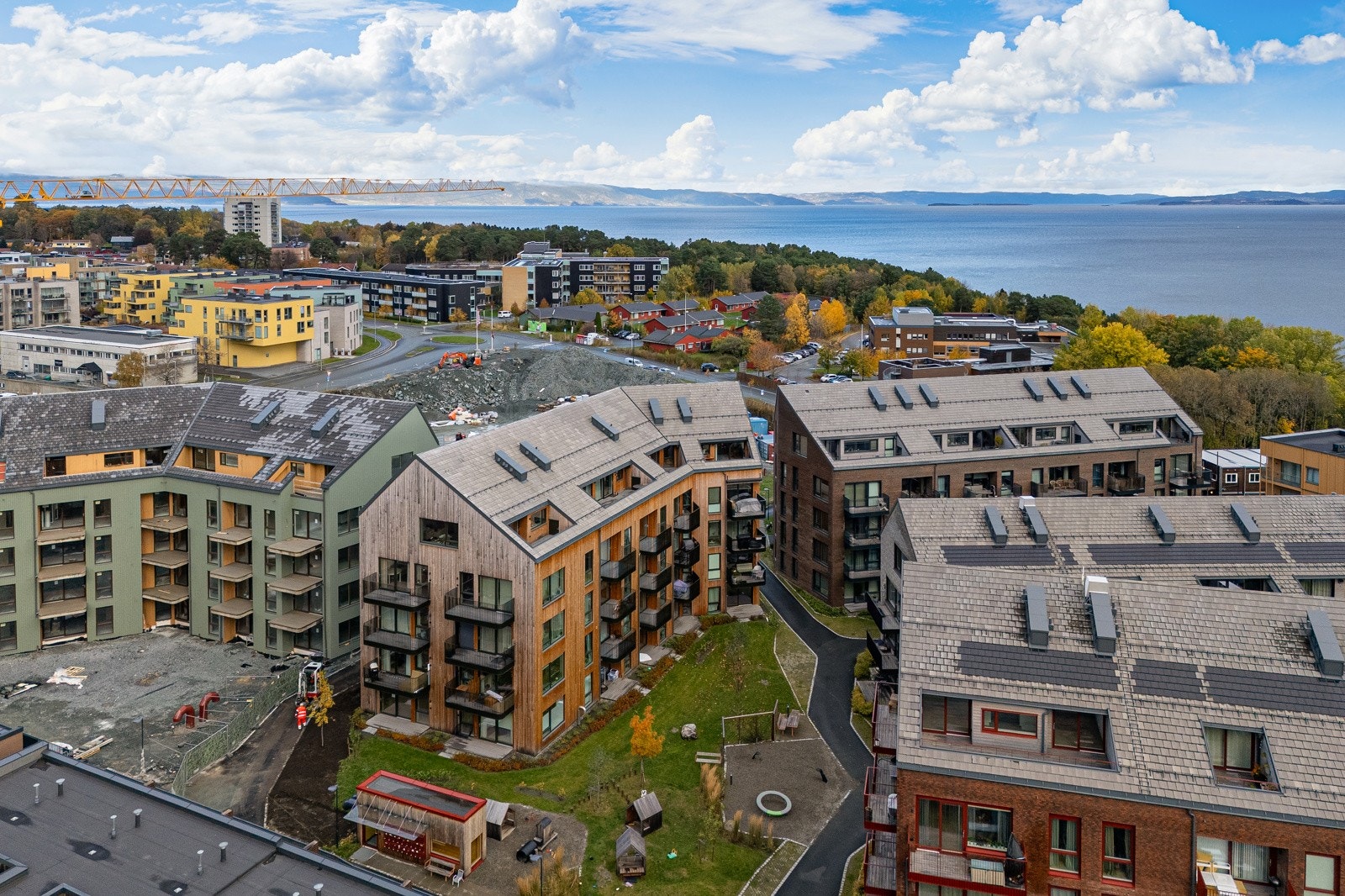 Dette er ansett som et svært attraktivt boligområde da det ligger like utenfor sentrumskjernen, hvor det allikevel er gangavstand til alt man har behov for i det daglige. Galleribilde