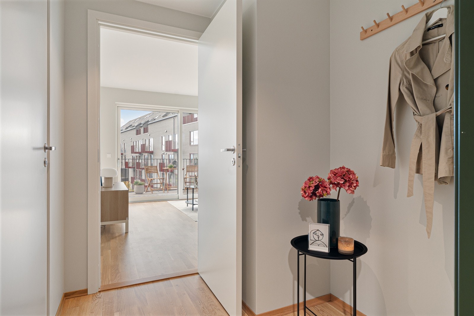 Leiligheten har en fin plassering i byggets 3. etasje, med adkomst via heis eller trapperom. Galleribilde