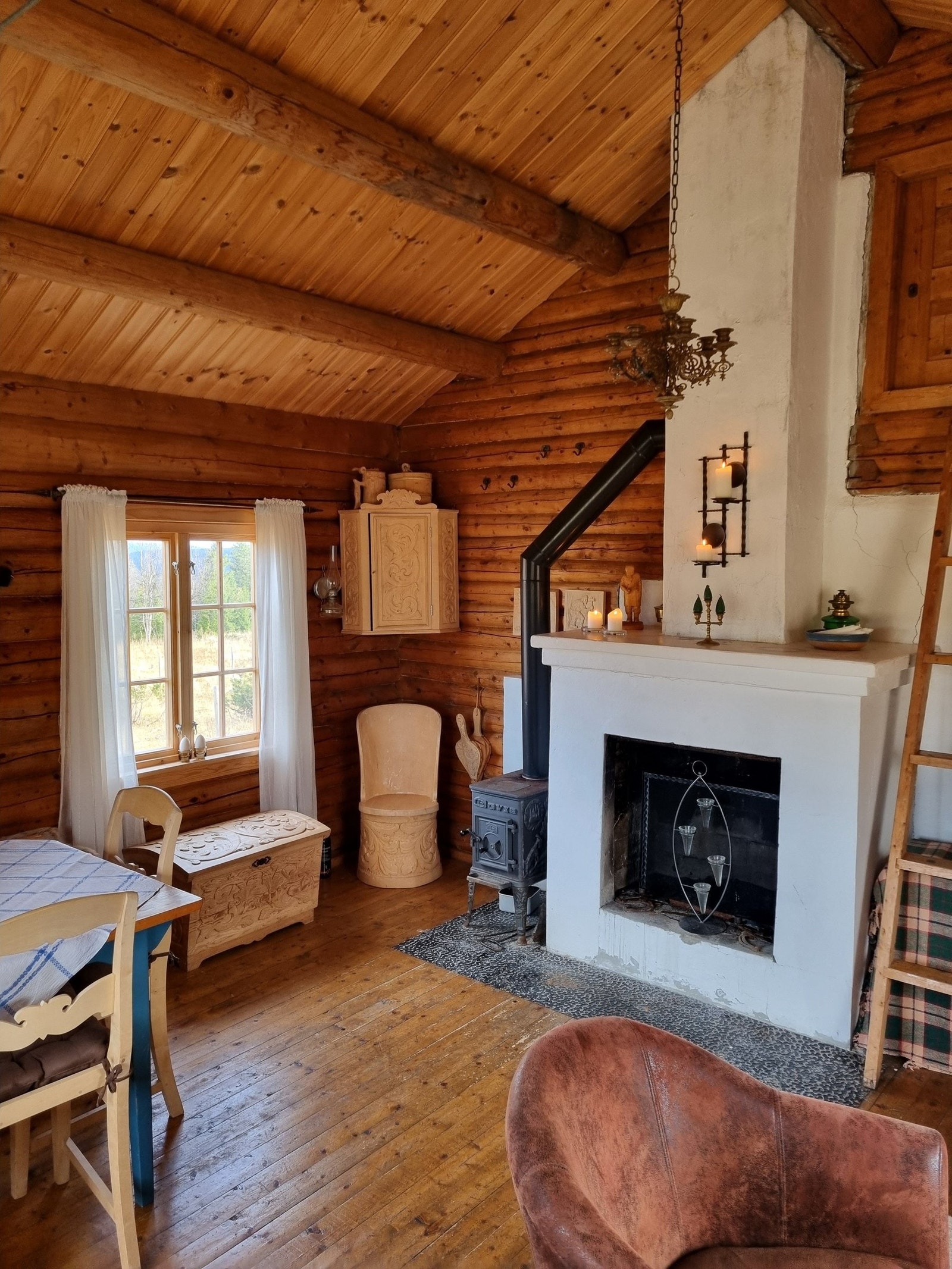 Peis og vedovn Galleribilde