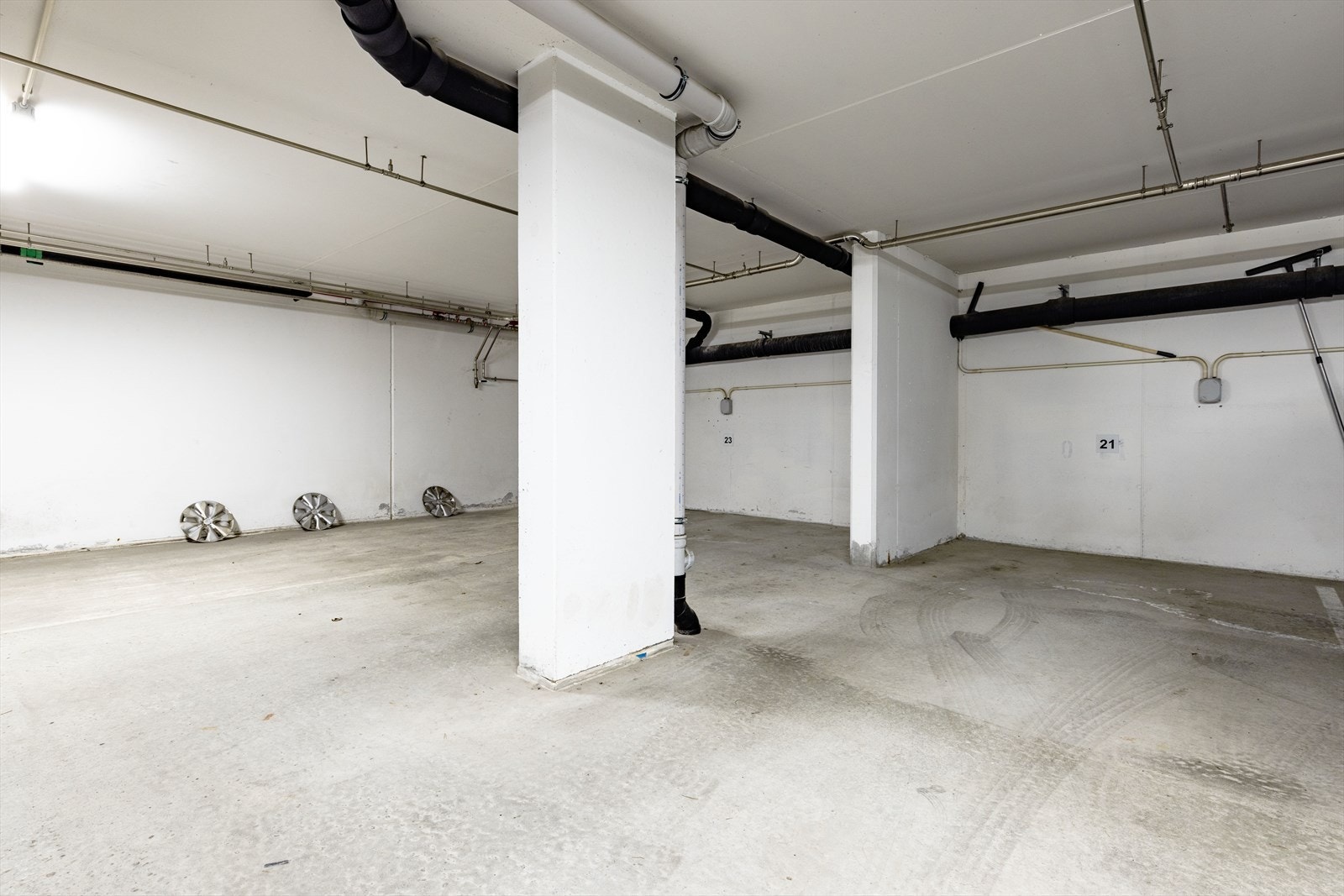 Det medfølger en garasjeplass. Galleribilde