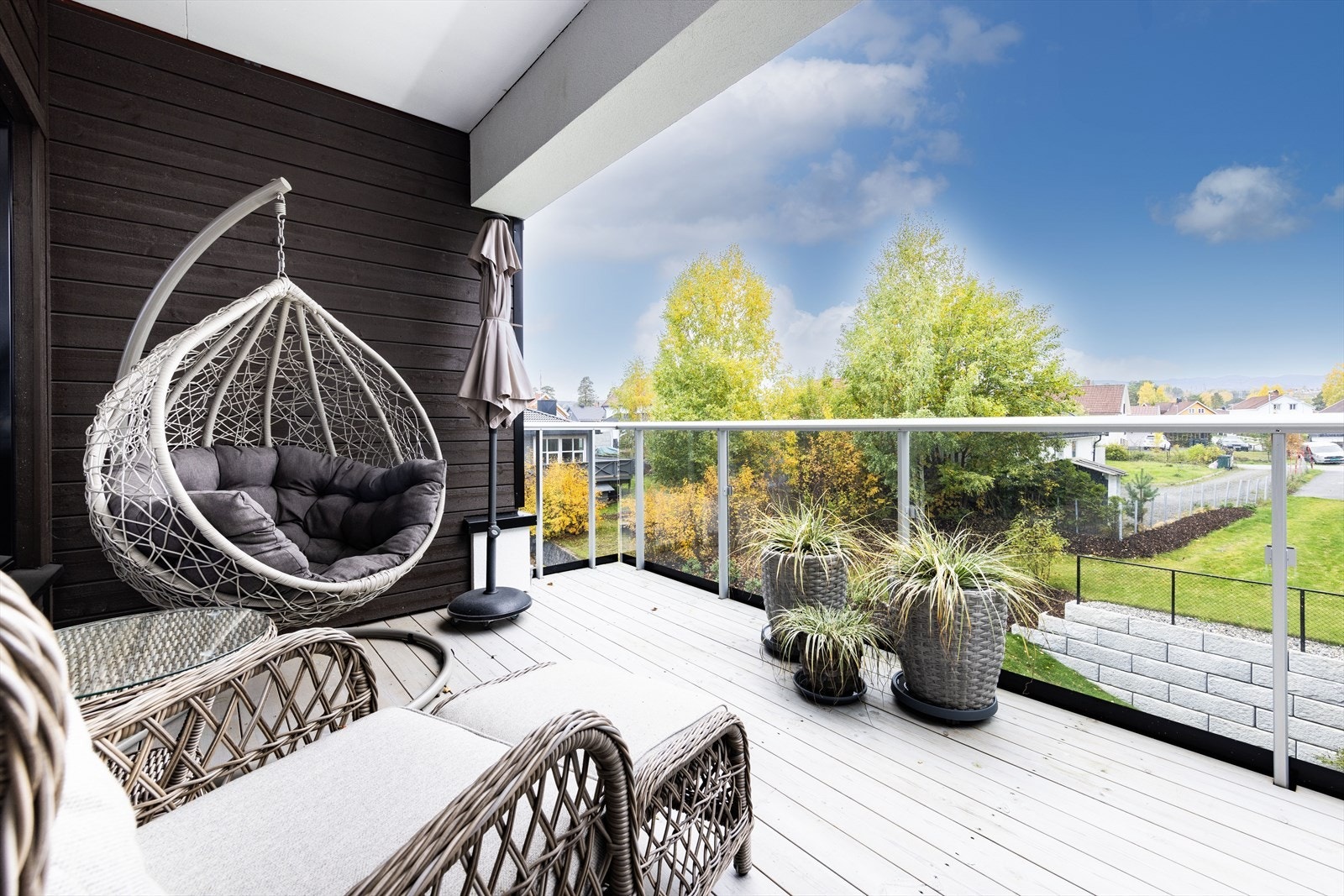 Delvis overbygget balkong på ca 11 kvm. Galleribilde