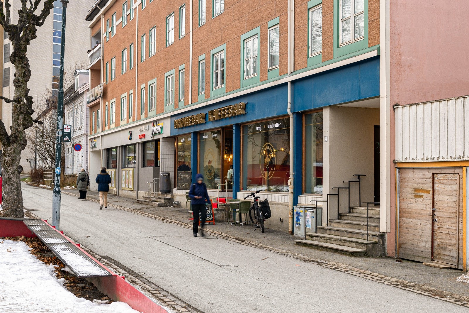 Like ved boligen finner du både Joker og Dromedar kaffebar. Galleribilde