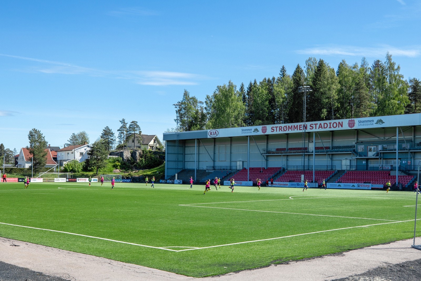 Strømmen Stadion. Galleribilde