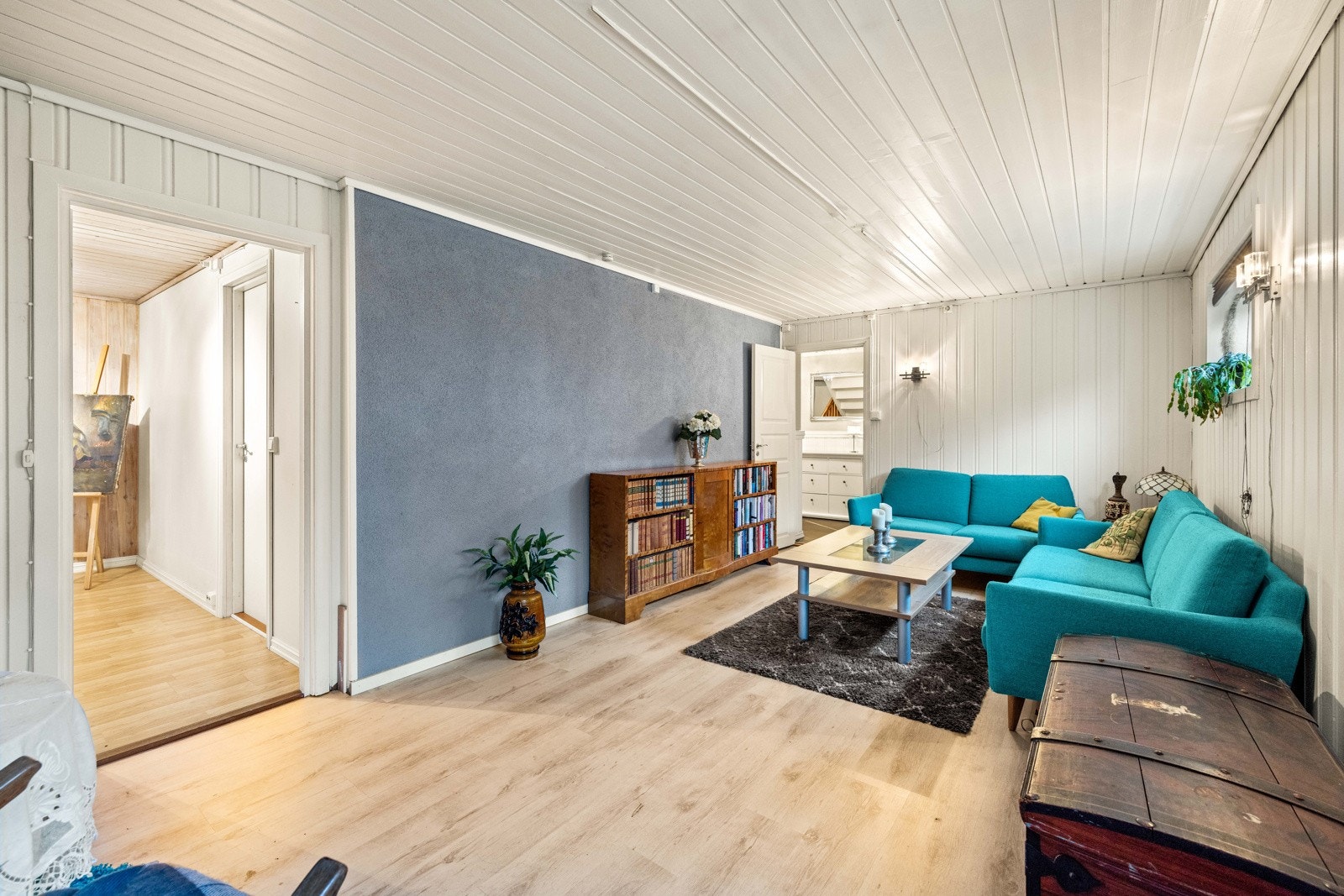 Romslig og fin kjellerstue med flere bruksmuligheter. Galleribilde