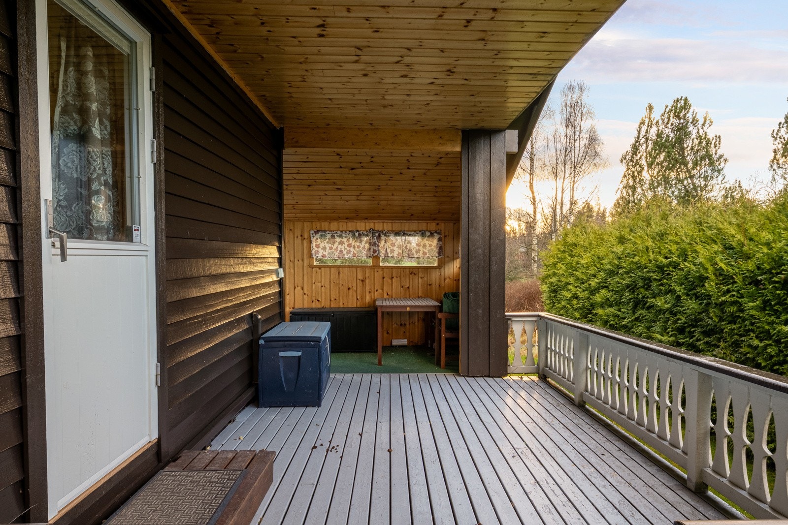Hyggelig overbygget veranda. Galleribilde