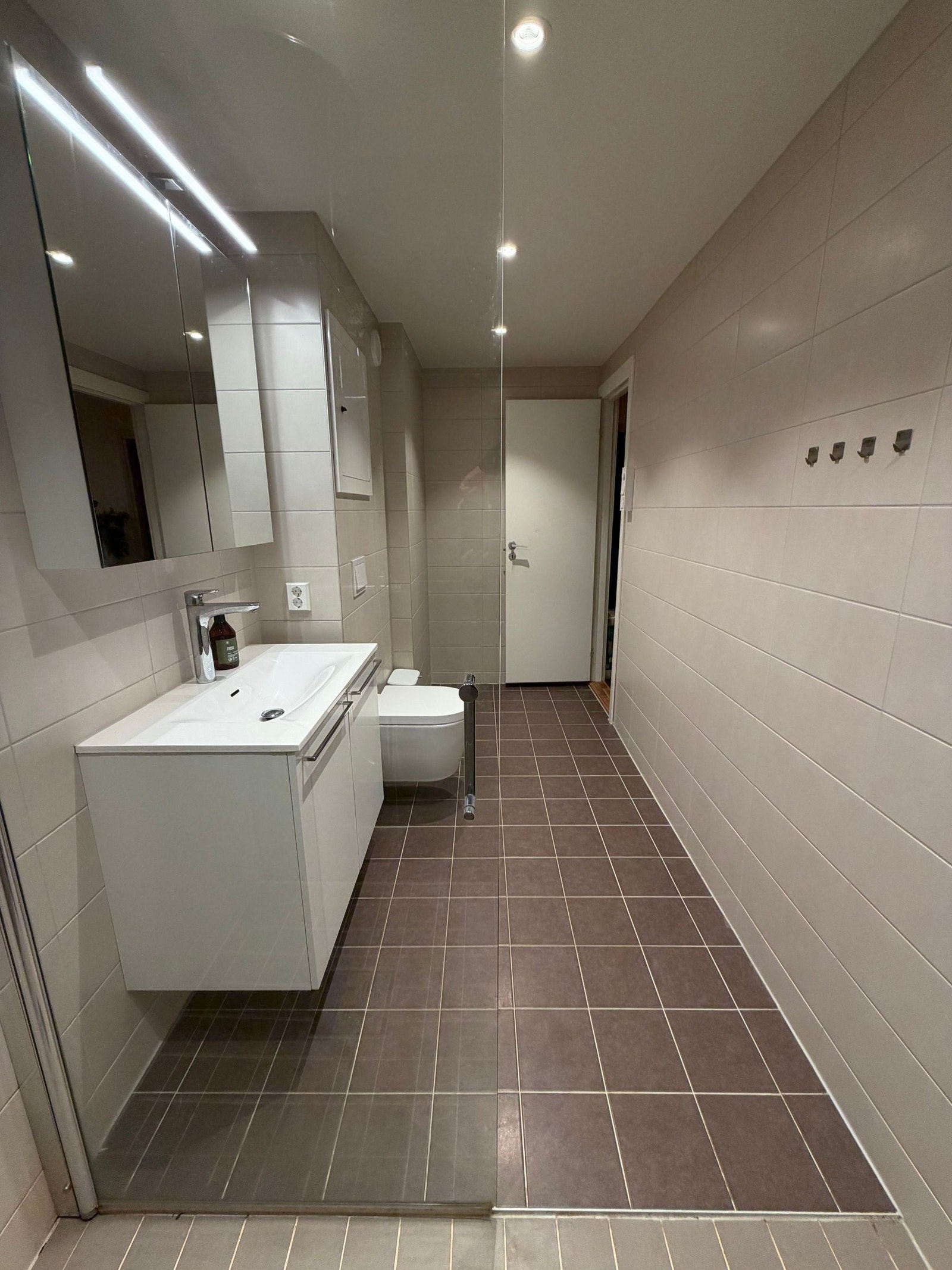 Nytt bad med varmekabler. Galleribilde