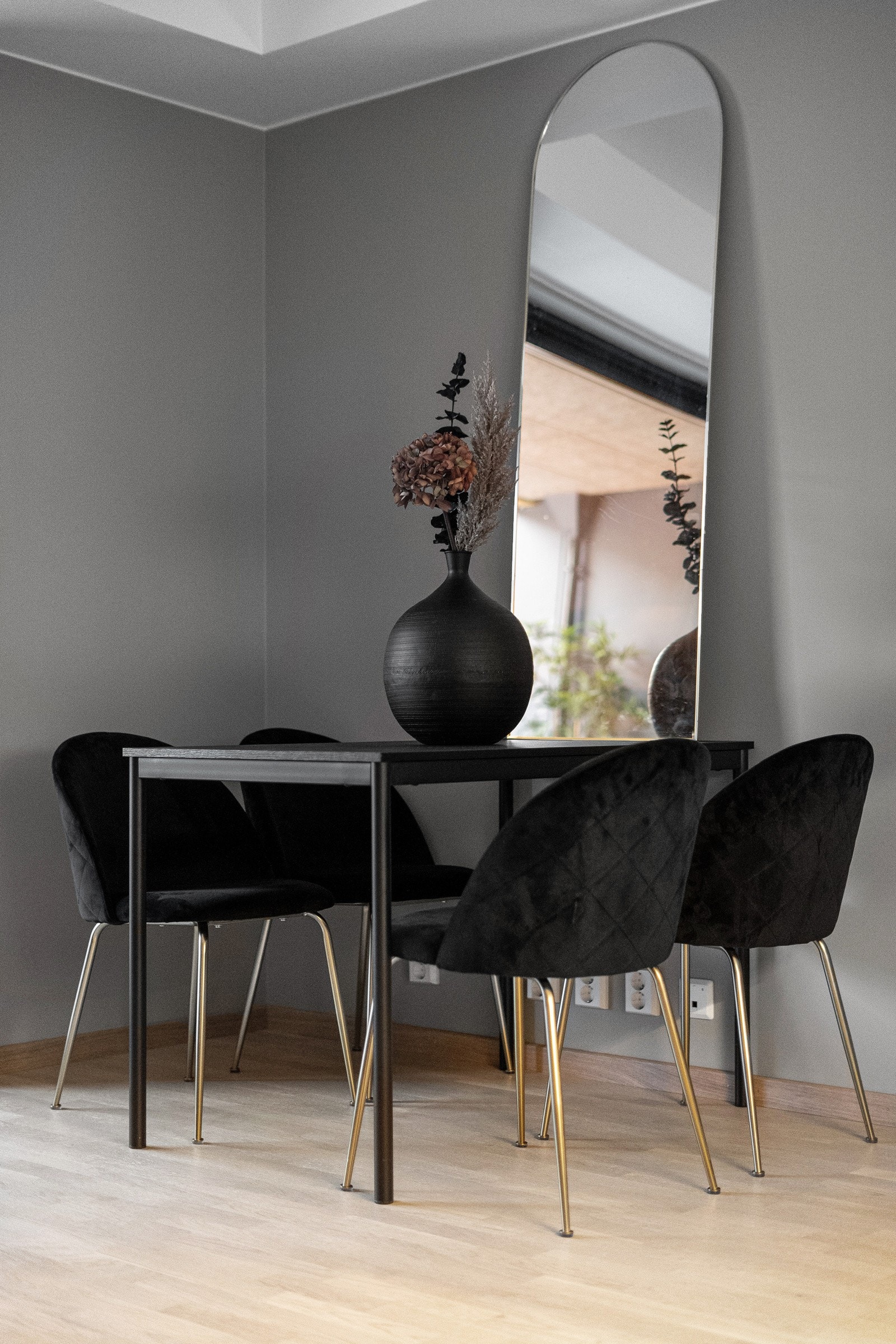 Plass til spisestue i stuedelen. Galleribilde