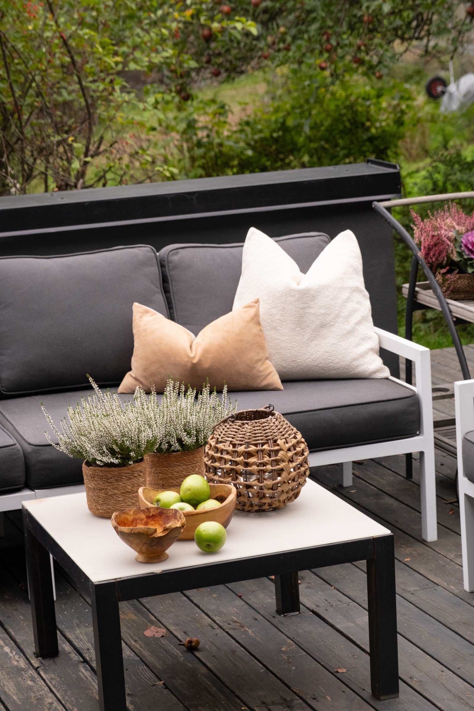 Her er det god plass til sittegrupper, grill og annet ønsket utemøblement Galleribilde