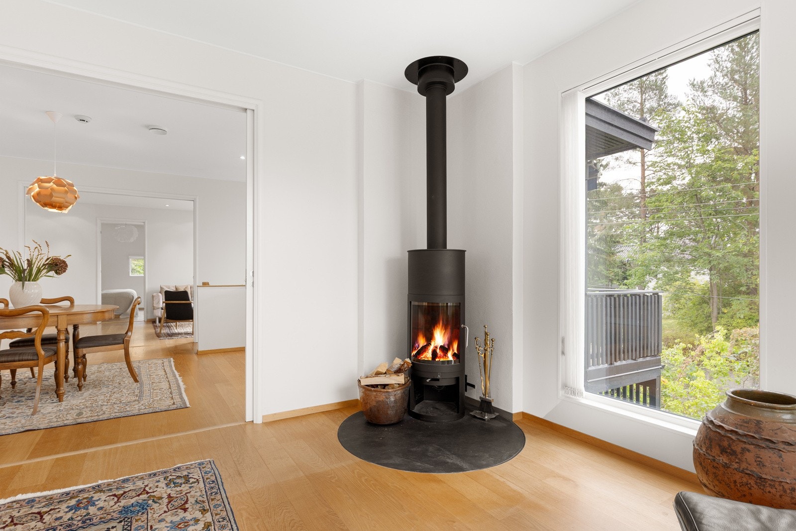 En stilig peisovn gir god oppvarming Galleribilde