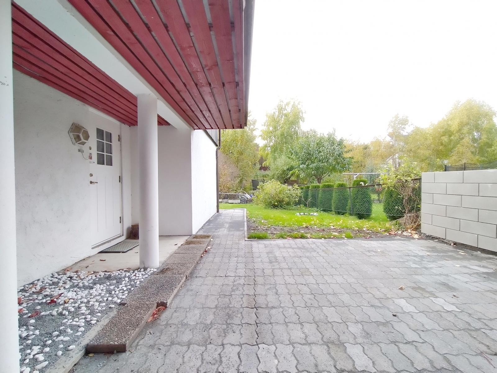 Ryddig inngangsparti Galleribilde