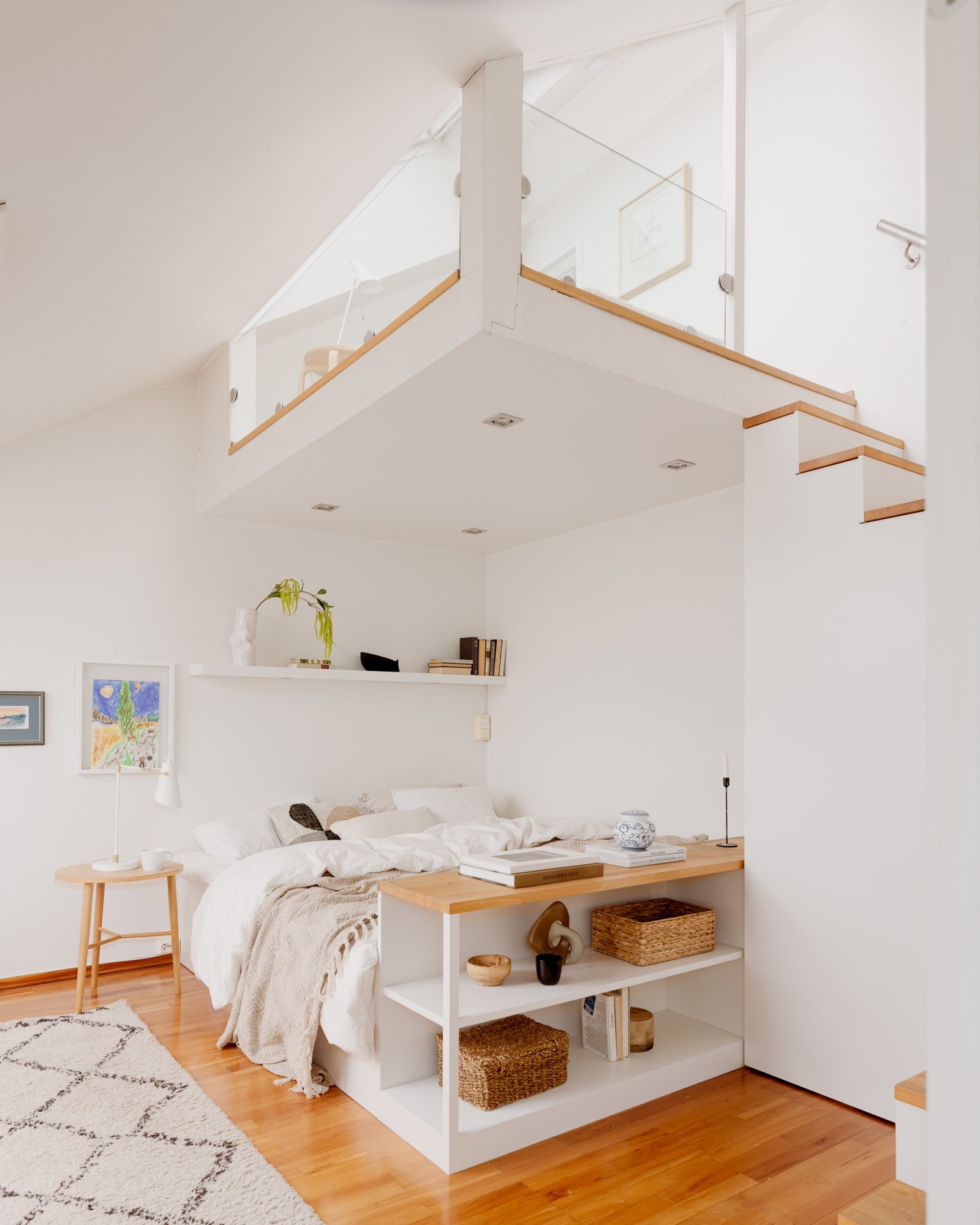 Beliggende i attraktive Jacob Aalls gate på Majorstuen finner du denne boligen med en unik kombinasjon av sjarmerende omgivelser og byliv. Galleribilde