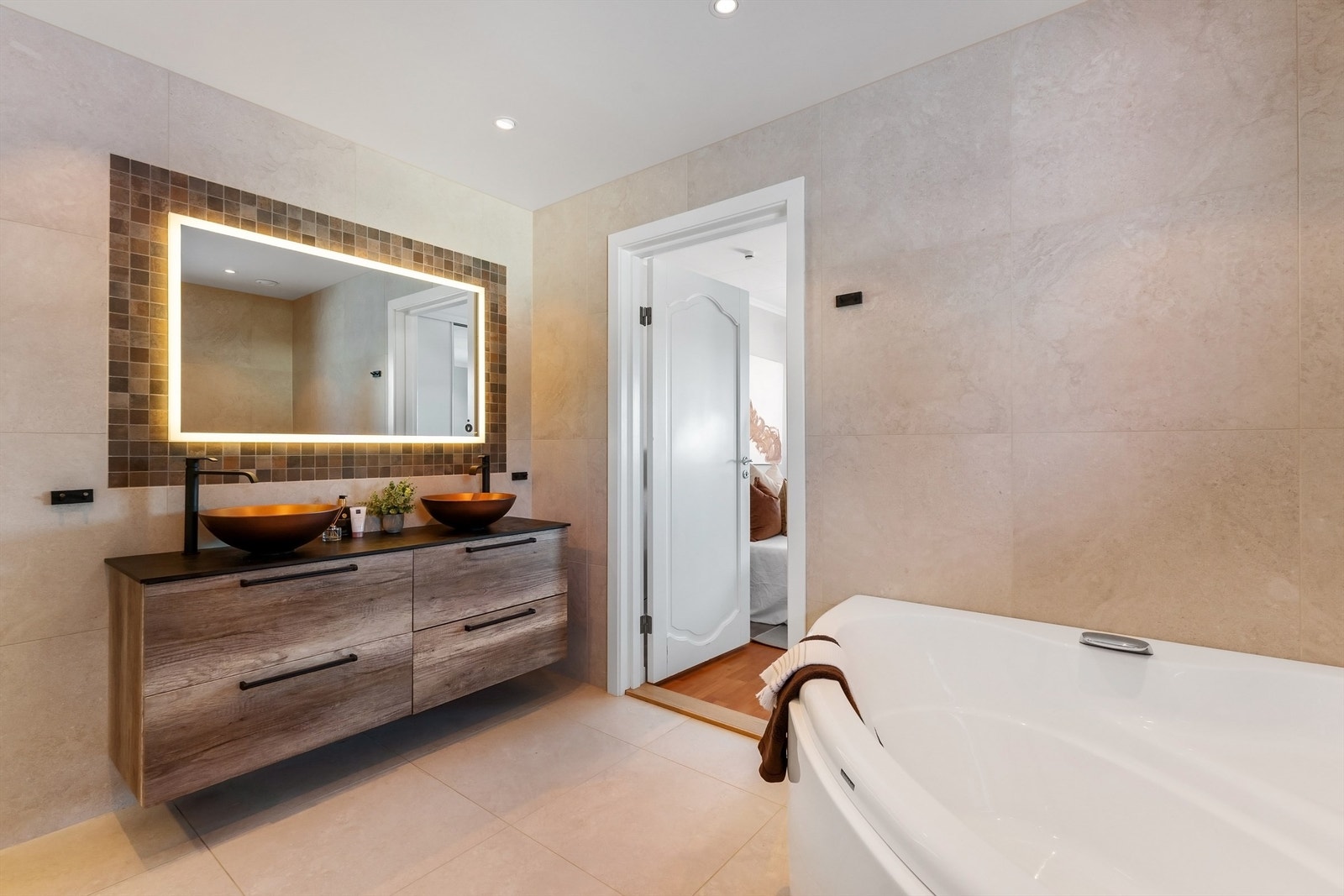 Baderommet i første etasje ble totalrenovert i 2022. Galleribilde