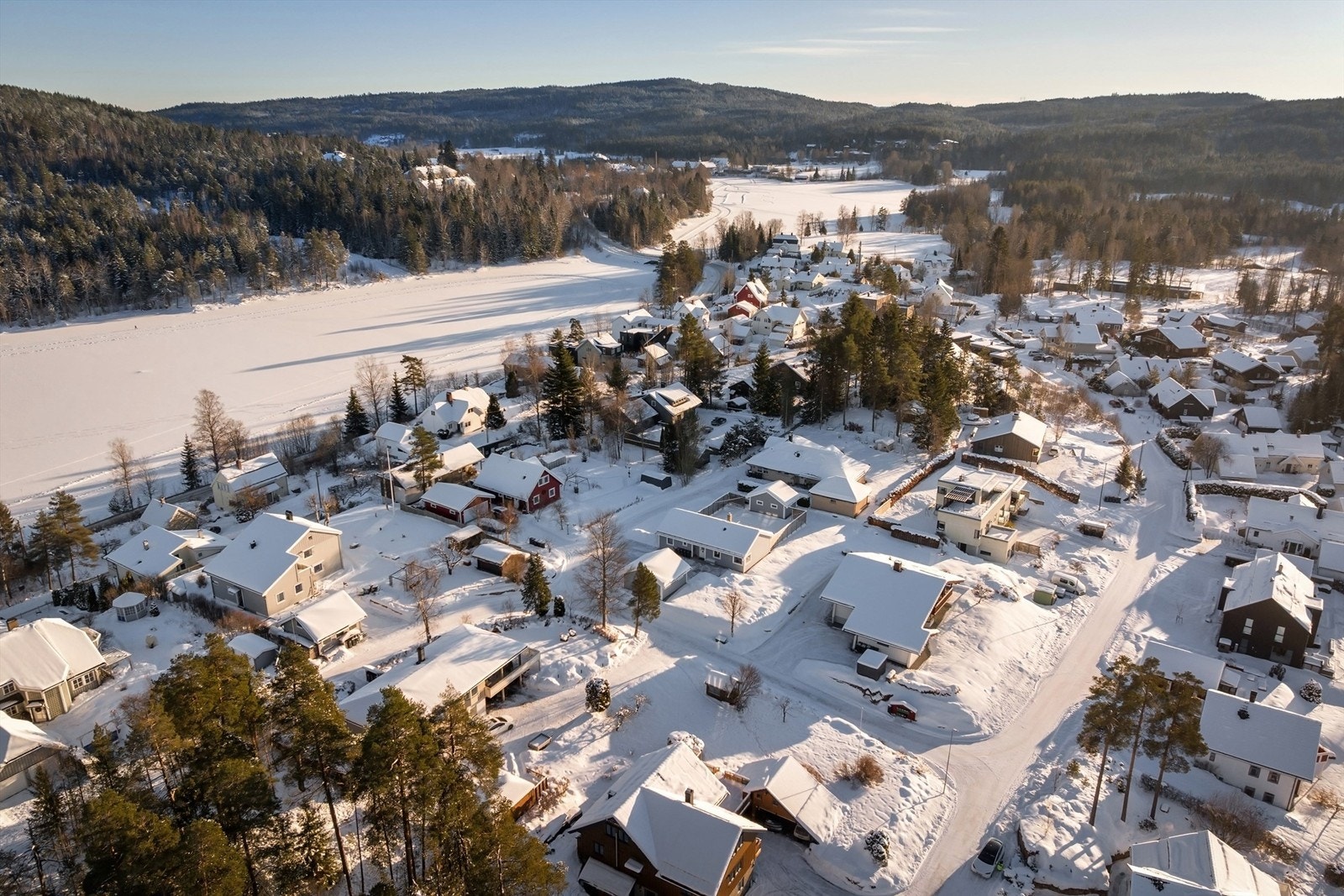 Dikemark Idrettsforening har mange aktiviteter for barn og ungdom i nærheten. Galleribilde