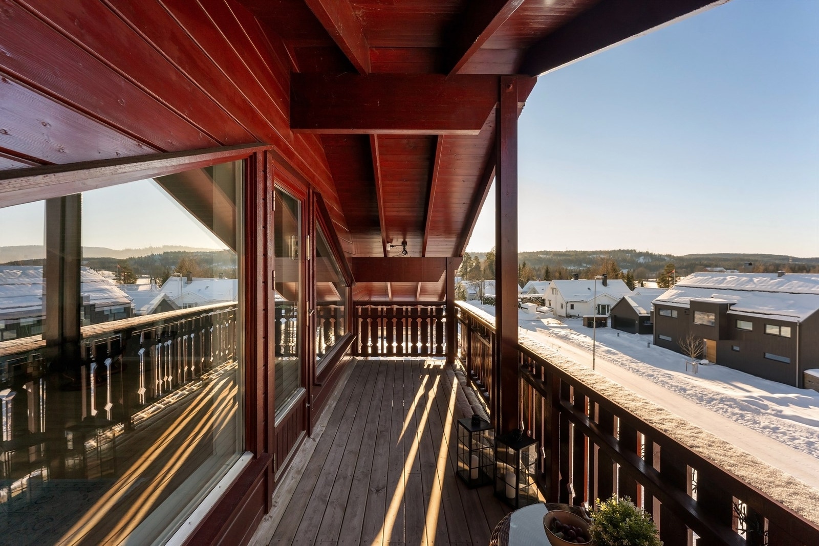 Balkongen er utstyrt med utebelysning og stikkontakt. Galleribilde