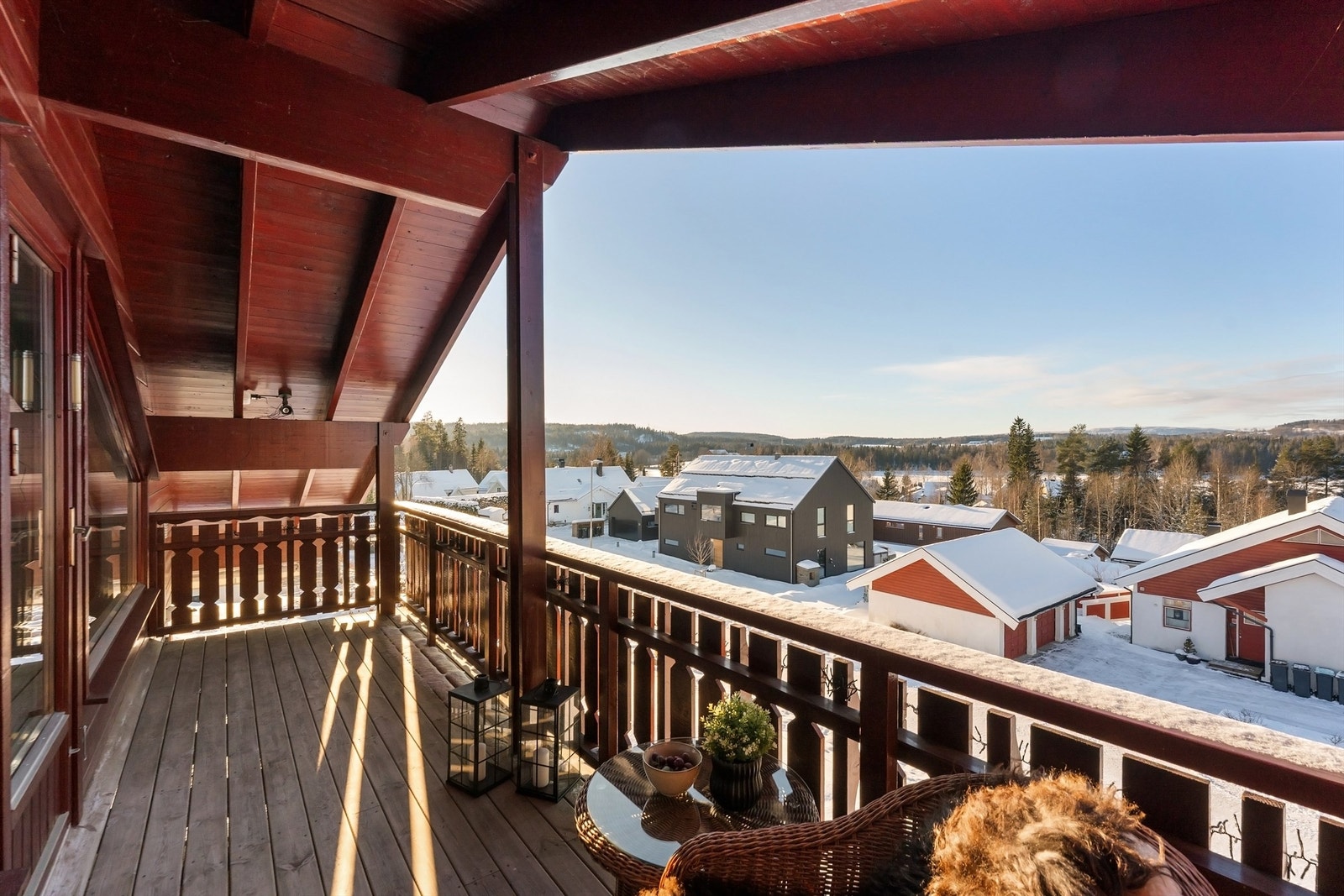 En fin uteplass med gode solforhold. Galleribilde