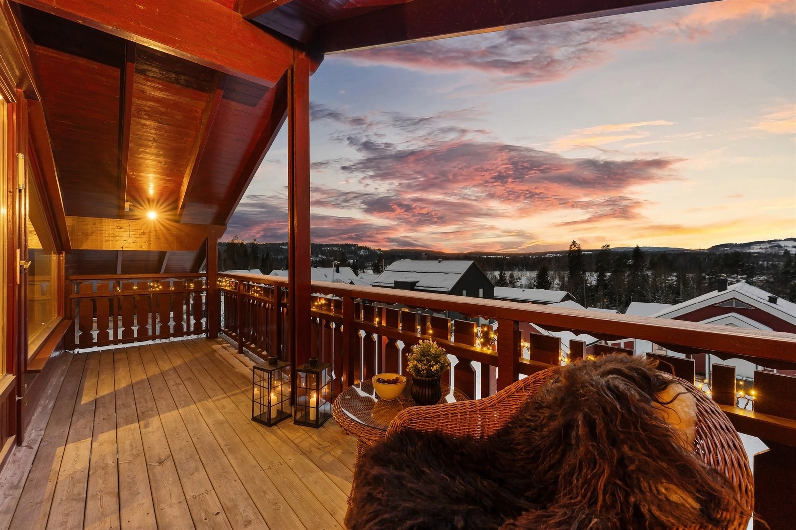 Balkongen på 10 m² har god plass til en sittegruppe. Galleribilde