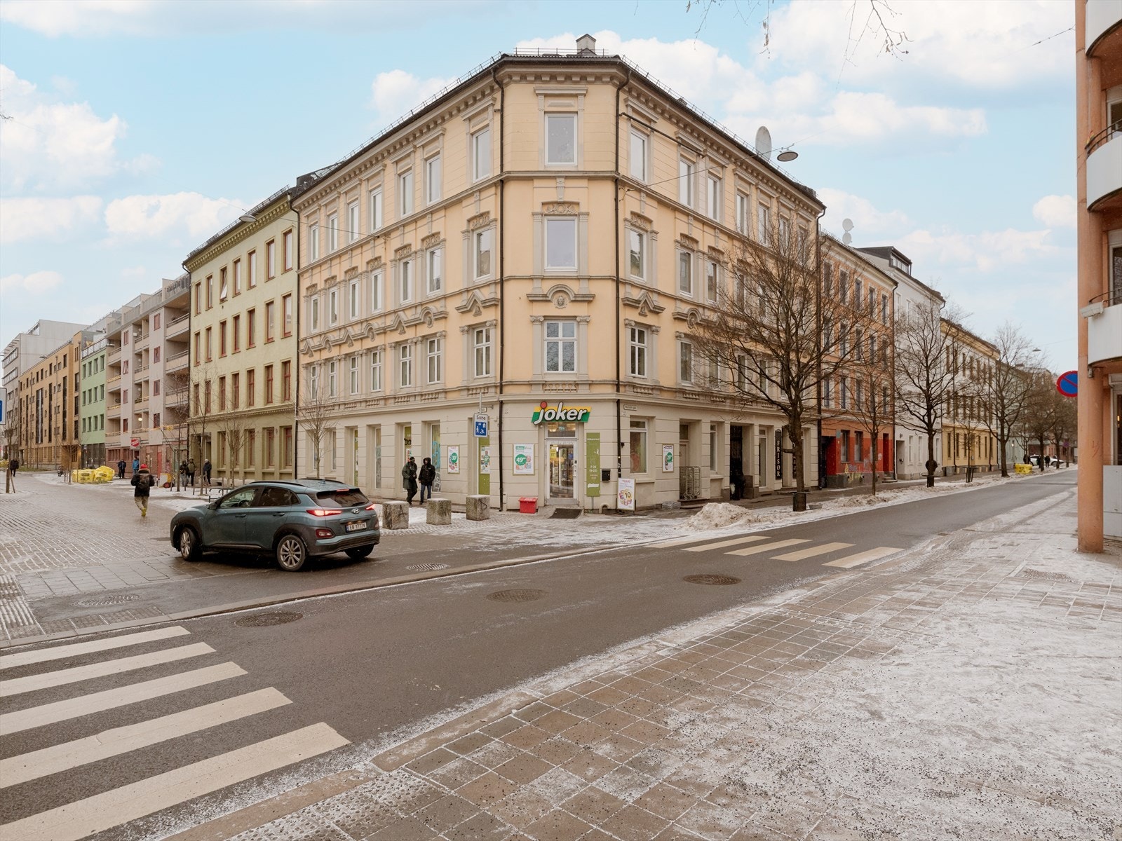 Her bor du med kort vei til alt du måtte trenge i hverdagen. Galleribilde